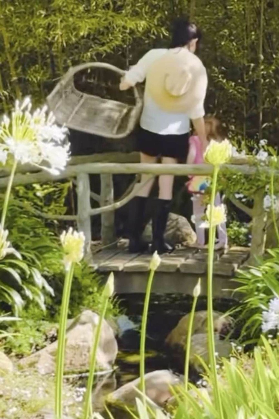 Imagini adorabile cu copiii lui Meghan Markle și ai prințului Harry. Micuța Lilibet a moștenit culoarea părului tatălui ei