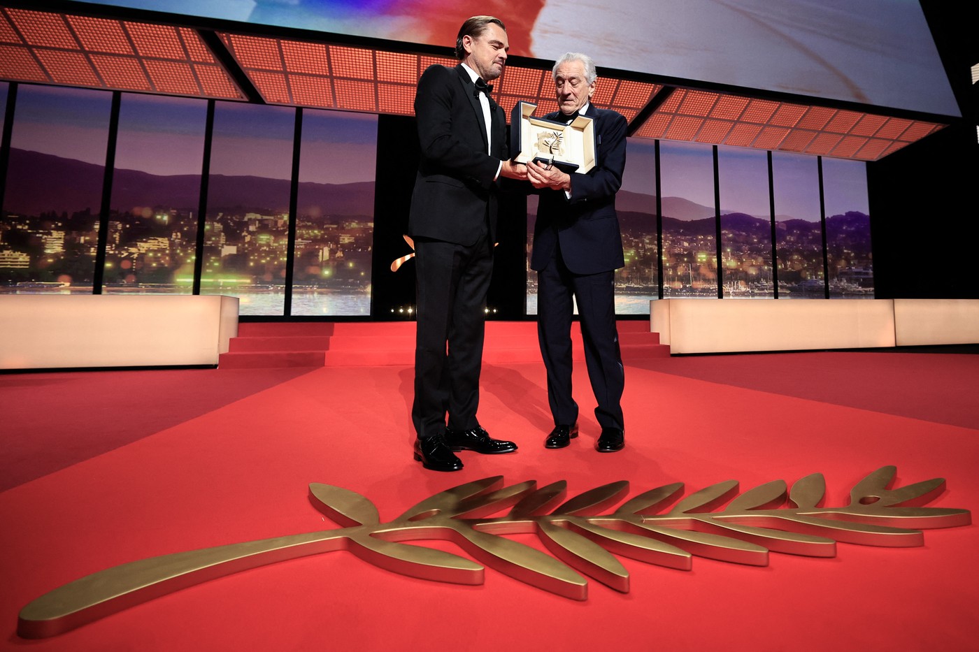 Imagini cu vedetele la ceremonia de deschidere de la Cannes 2025. Robert De Niro a fost însoțit de Tiffany Chen, iubita cu 35 de ani mai mică decât el