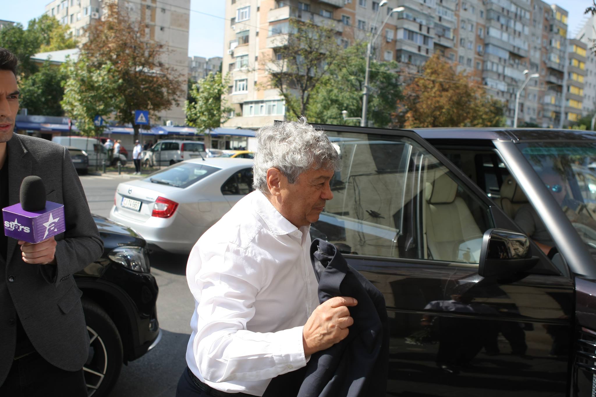 Înmormântarea lui Culae Lupescu. Mircea Lucescu și Anghel Iordănescu l-au condus pe ultimul drum / GALERIE FOTO