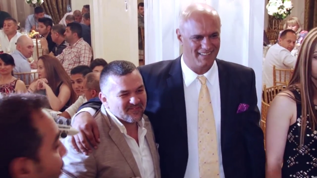 Decedat joi, unul dintre cei mai temuți interlopi a îndreptat sabia și spre Leonard Doroftei! ”A petrecut ultimele luni la mine la restaurant, la masa asta!” FOTO