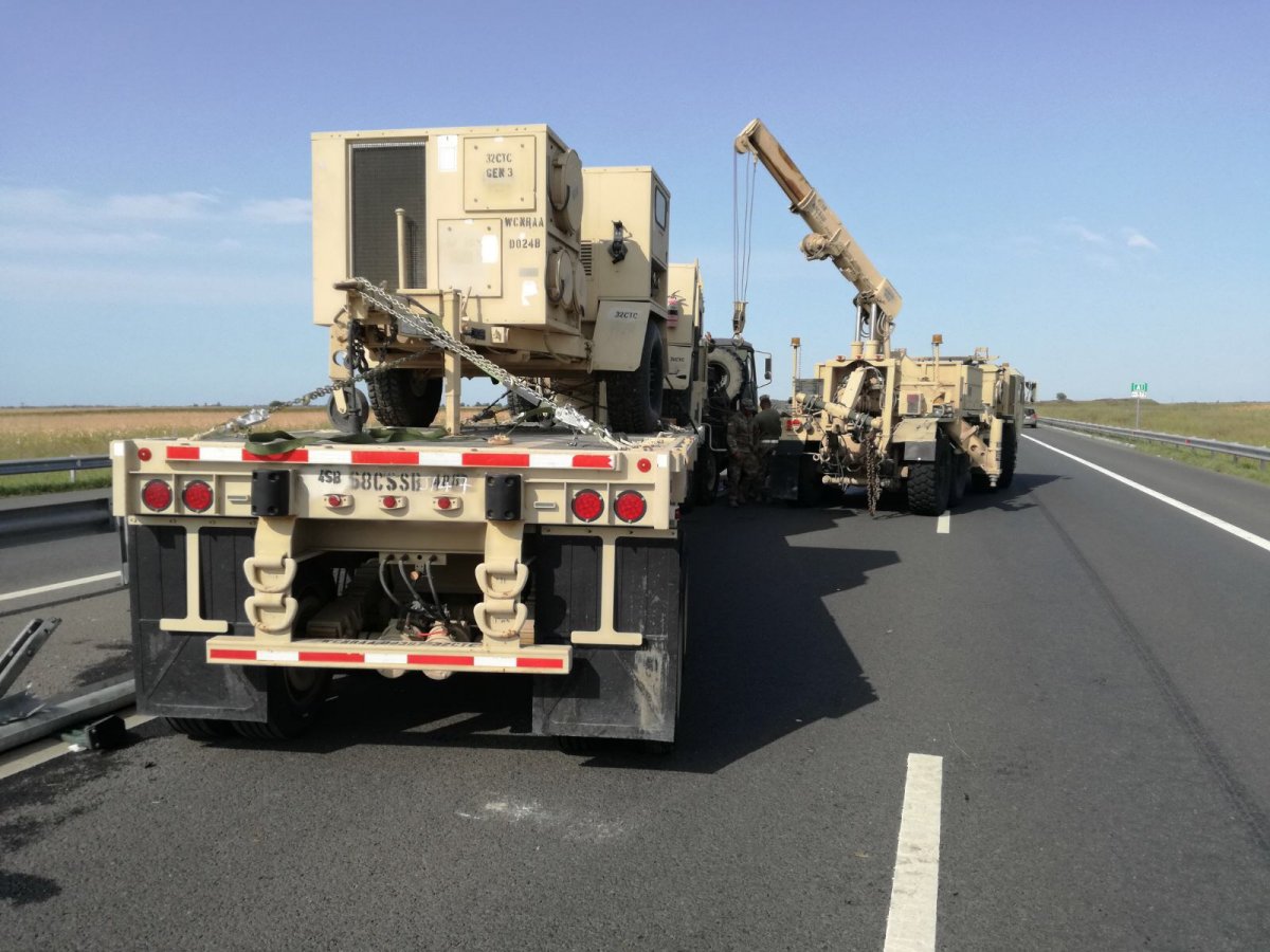 Militar american, rănit într-un accident pe Austostrada Arad-Timișoara. Camionul NATO a lovit parapeții