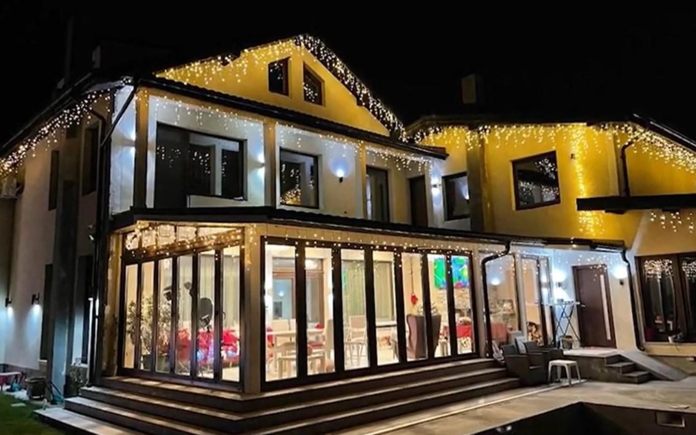 Imagini cu casa în care locuiesc Gabriela Cristea și Tavi Clonda. Voiau să vândă vila de lux, care are și piscină, cu 900.000 de euro