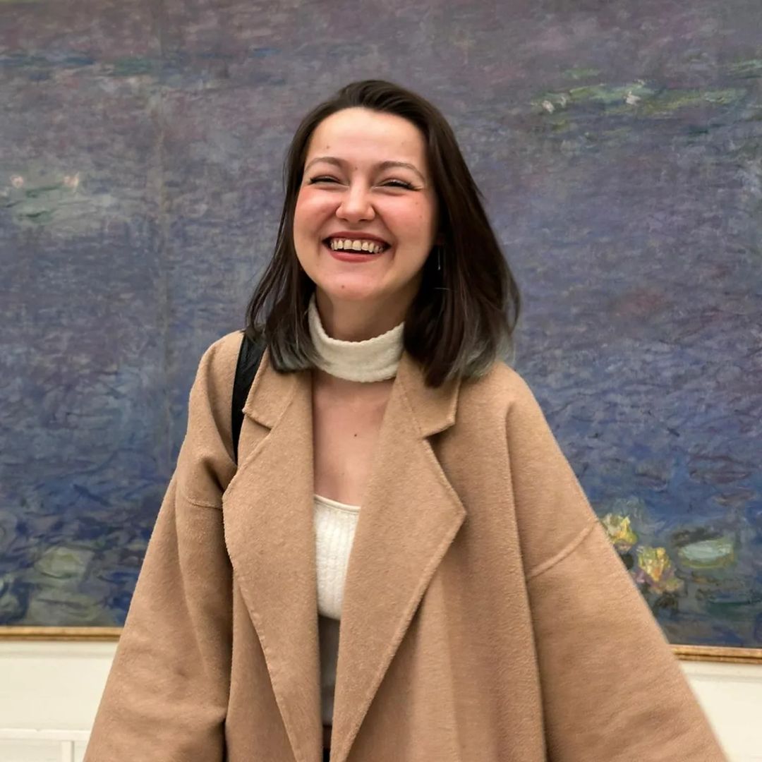 De ce locuiește Oana Lasconi în Franța. Fiica Elenei Lasconi a prezentat o emisiune pentru gameri și a studiat limba rusă