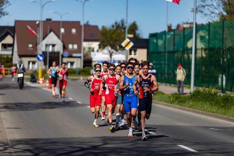 Carol Popa, sportivul care a făcut istorie pentru România la triatlon: „De multe ori, sistemul nu este gândit să ne ajute cu adevărat să creștem”
