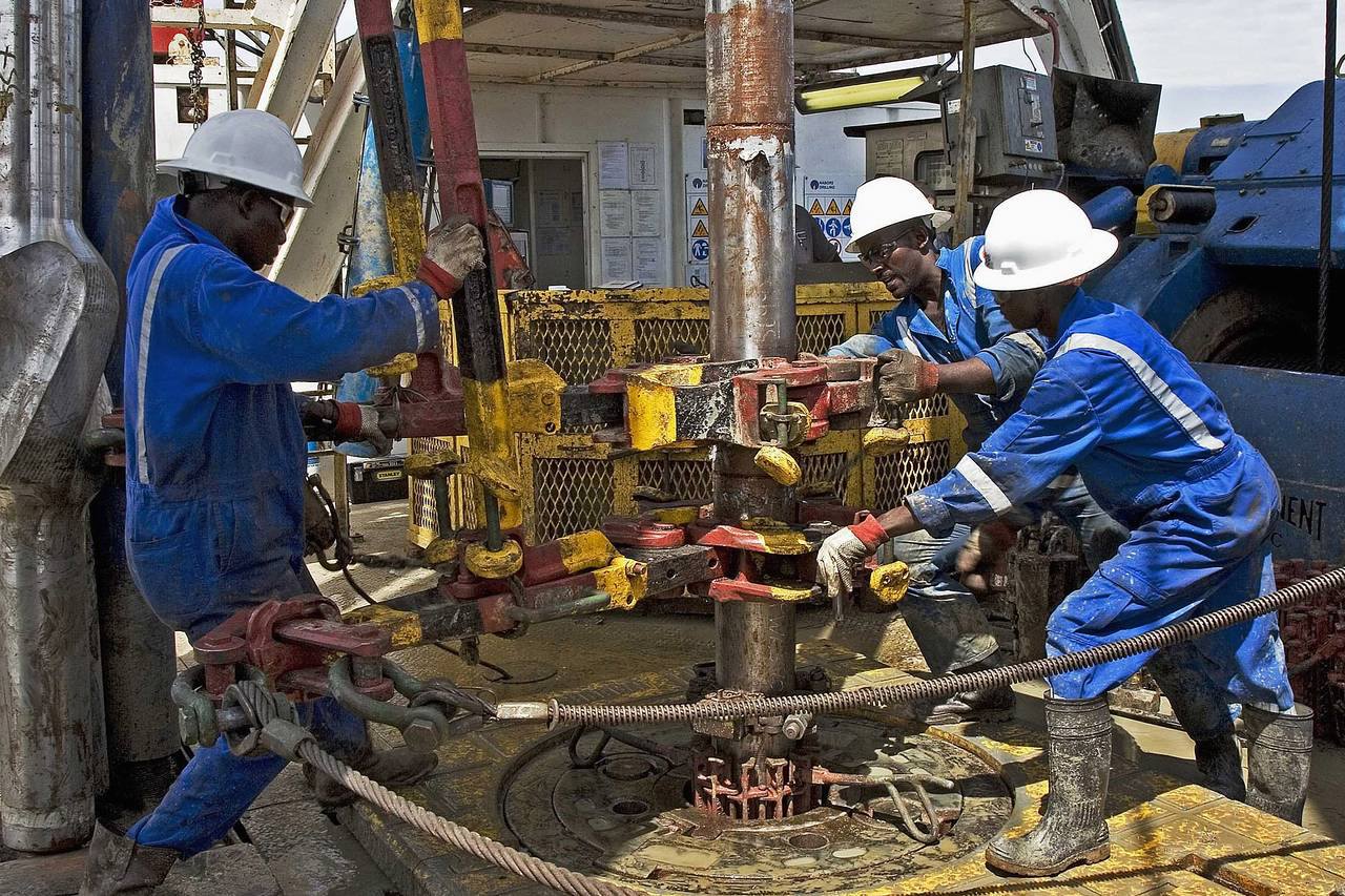 From Nigeria’s $20 billion Dangote Refinery to Uganda’s upcoming $4 billion facility, the continent is witnessing a strategic shift toward refining crude oil locally rather than exporting it unprocessed.