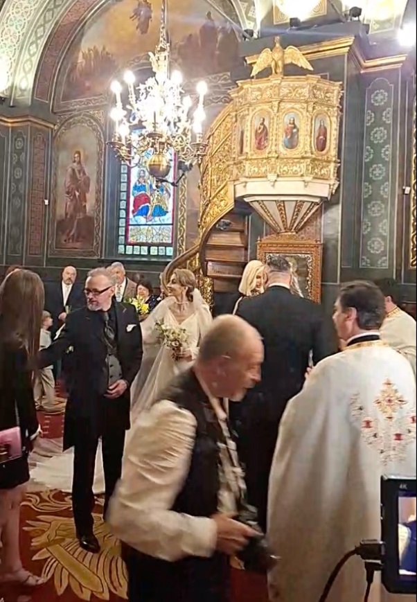 Mihai Albu și Elena Nechifor s-au căsătorit religios. Imagini de la petrecerea de nuntă, care a avut loc la restaurantul unui hotel de lux din București