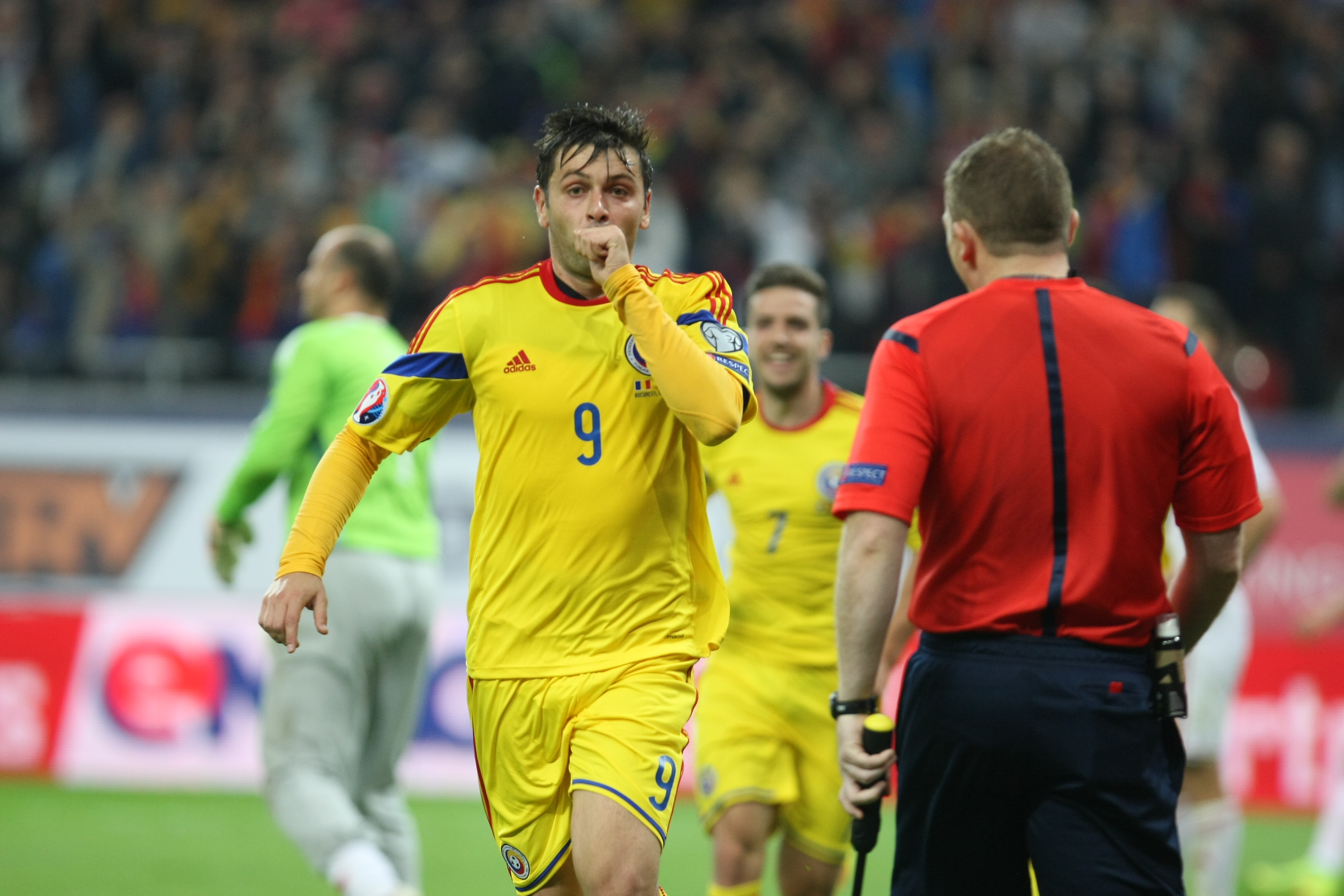 LIVE BLOG / FOTO&VIDEO. MECIUL ANULUI, ROMÂNIA - UNGARIA 1-1