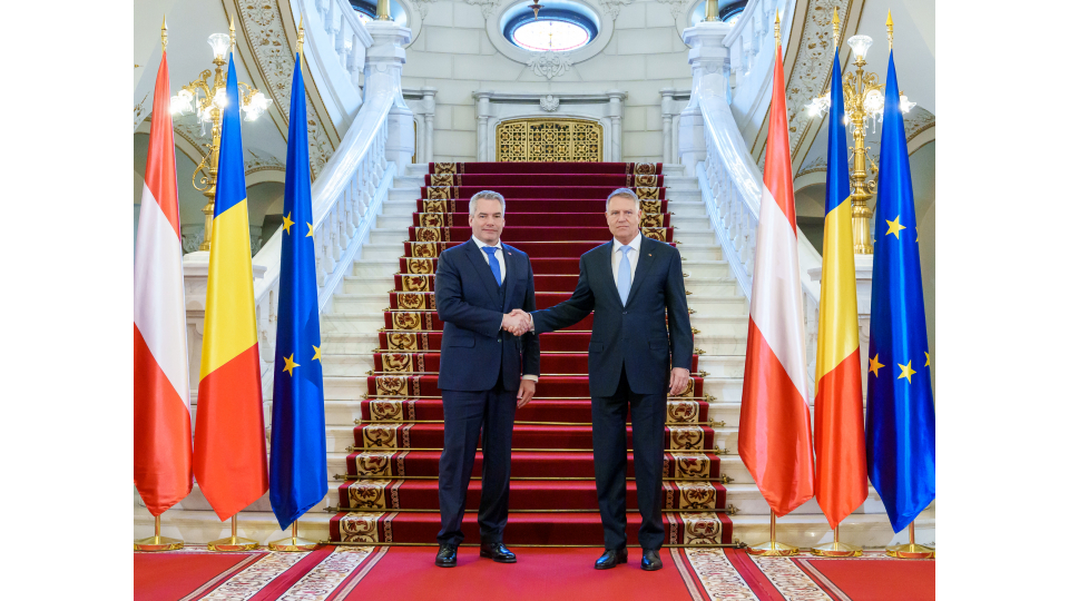 Nehammer, întâlnire de 45 de minute cu Iohannis. Concluzia, anunțată de președinte într-un mesaj: „Am convenit să continuăm procesul de aderare deplină a României la Schengen”