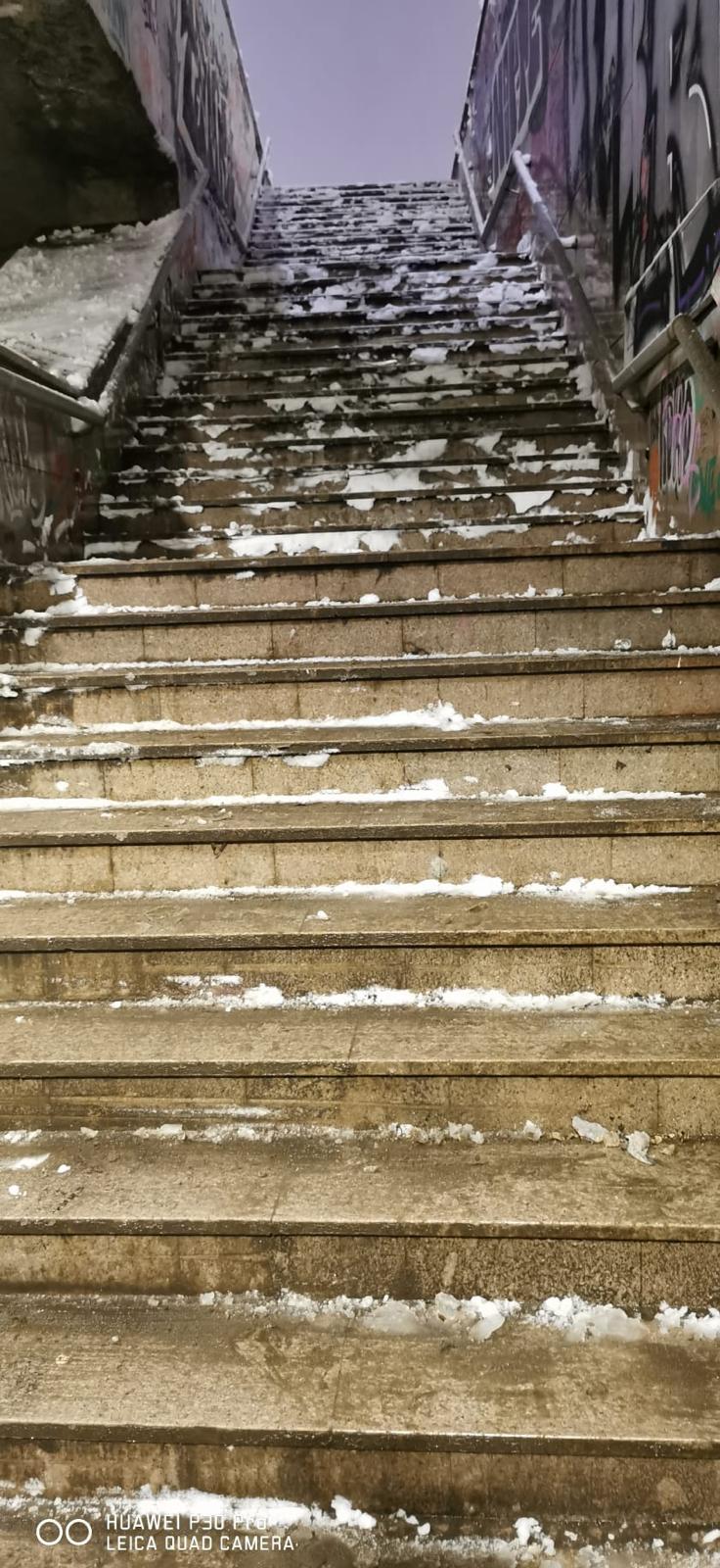 Ciprian Ciucu a ieșit la miezul nopții pe străzile din București. Dimineața, Primăria îi lăuda pe cetățeni că au deszăpezit orașul: „Primarul coordonează situația. Par mobilizați”