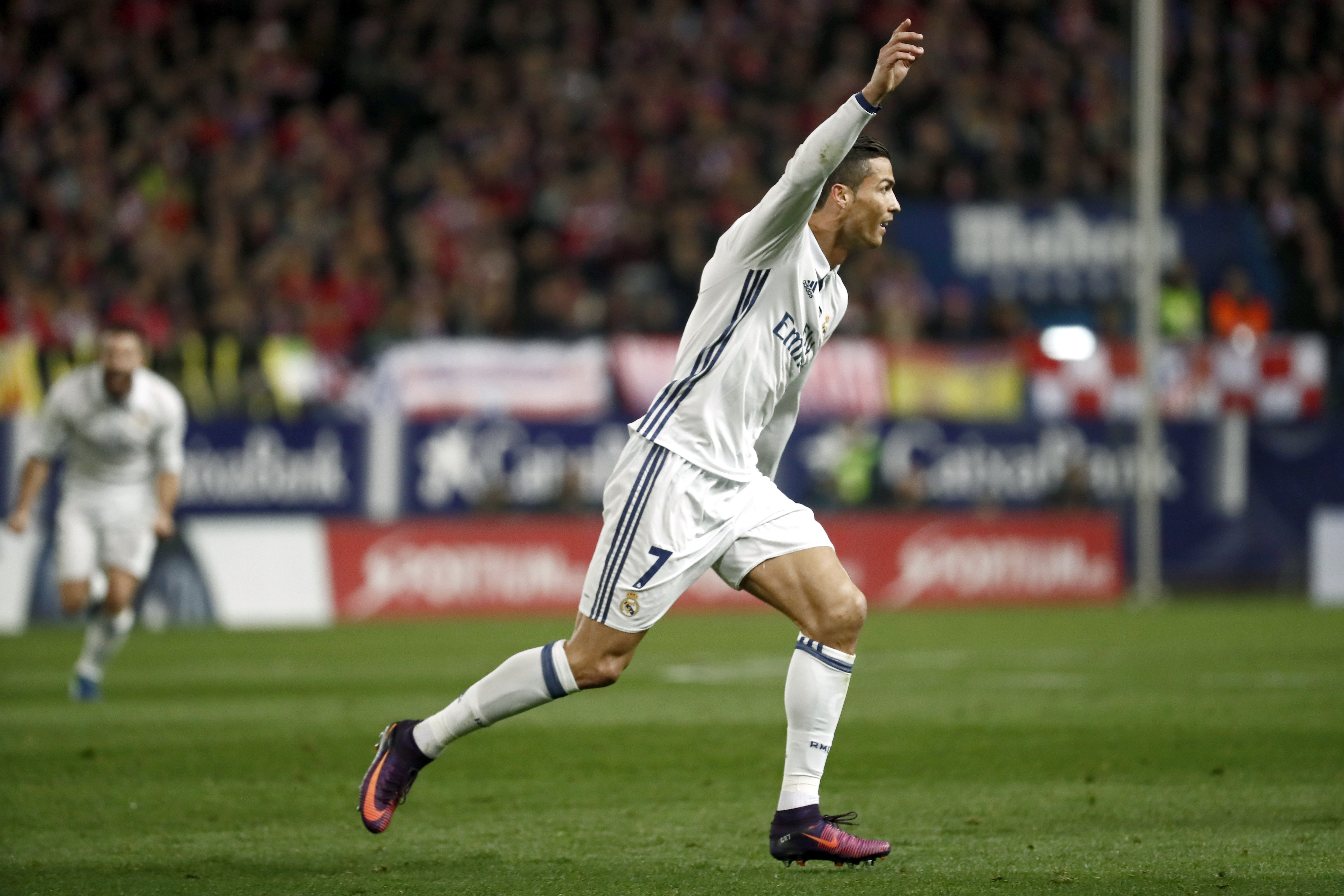 Cristiano Ronaldo l-a întrecut și pe Di Stefano. Hat-trick pentru atacantul Realului în derby-ul cu Atletico