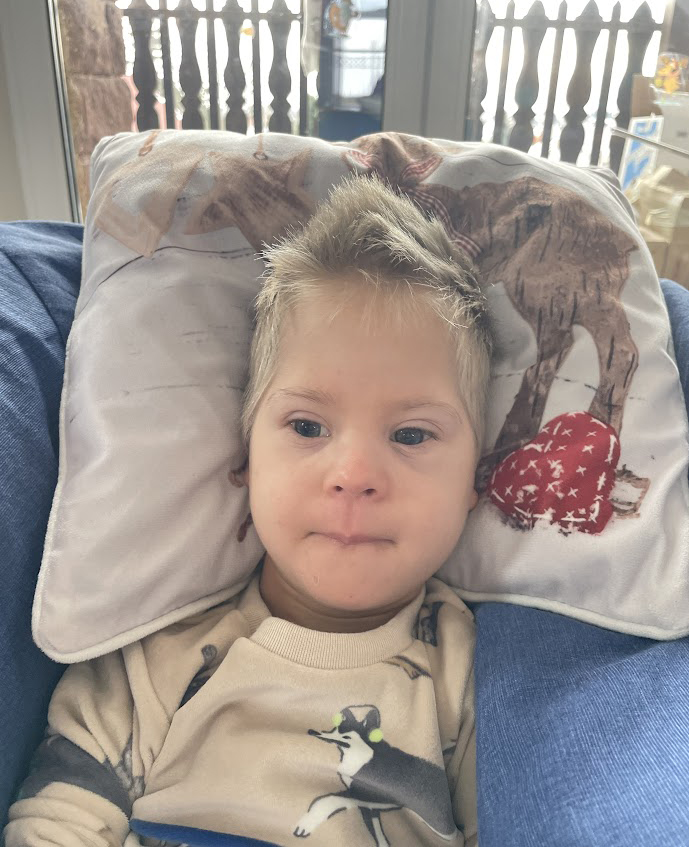 Különleges kezelést kapott Beni: új agyi kapcsolatok alakulnak ki a kisfiúnál