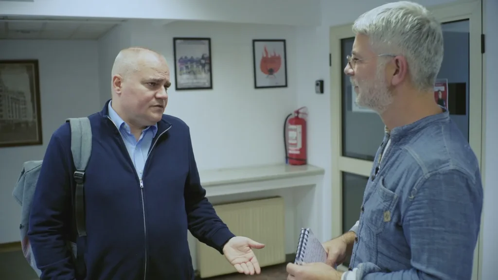 „Clasat”, fals-documentarul despre moartea suspectă a unui corporatist. Regizor: „E un film generat de o mulțime de situații reale” | Interviu  