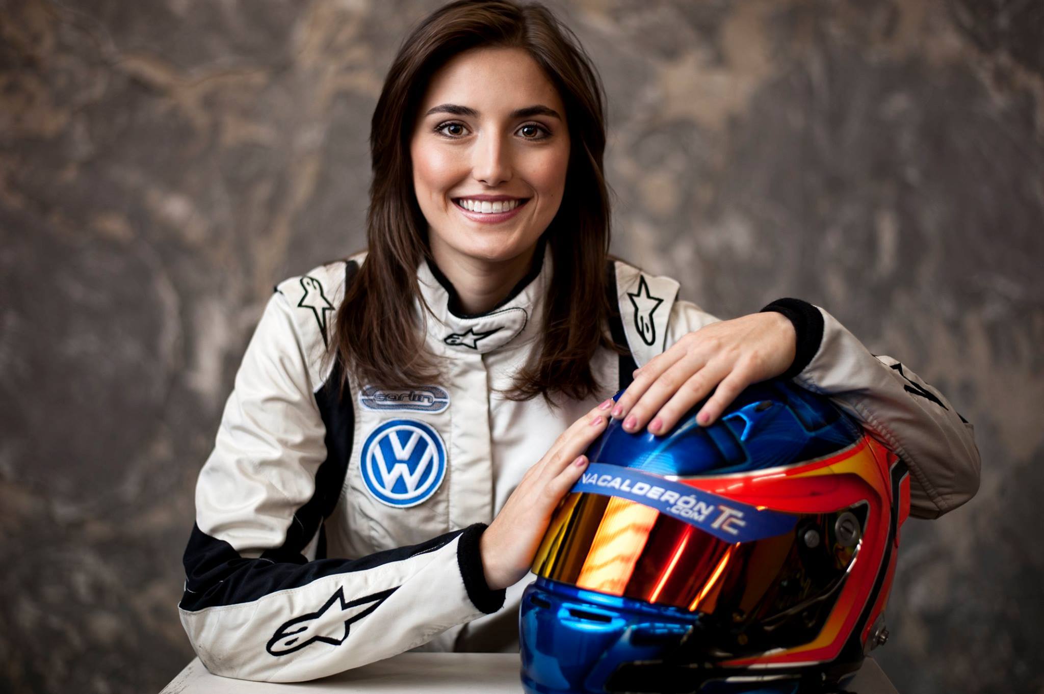 Prima femeie latino-americană la volanul unui monopost de Formula 1. E super-sexy | FOTO