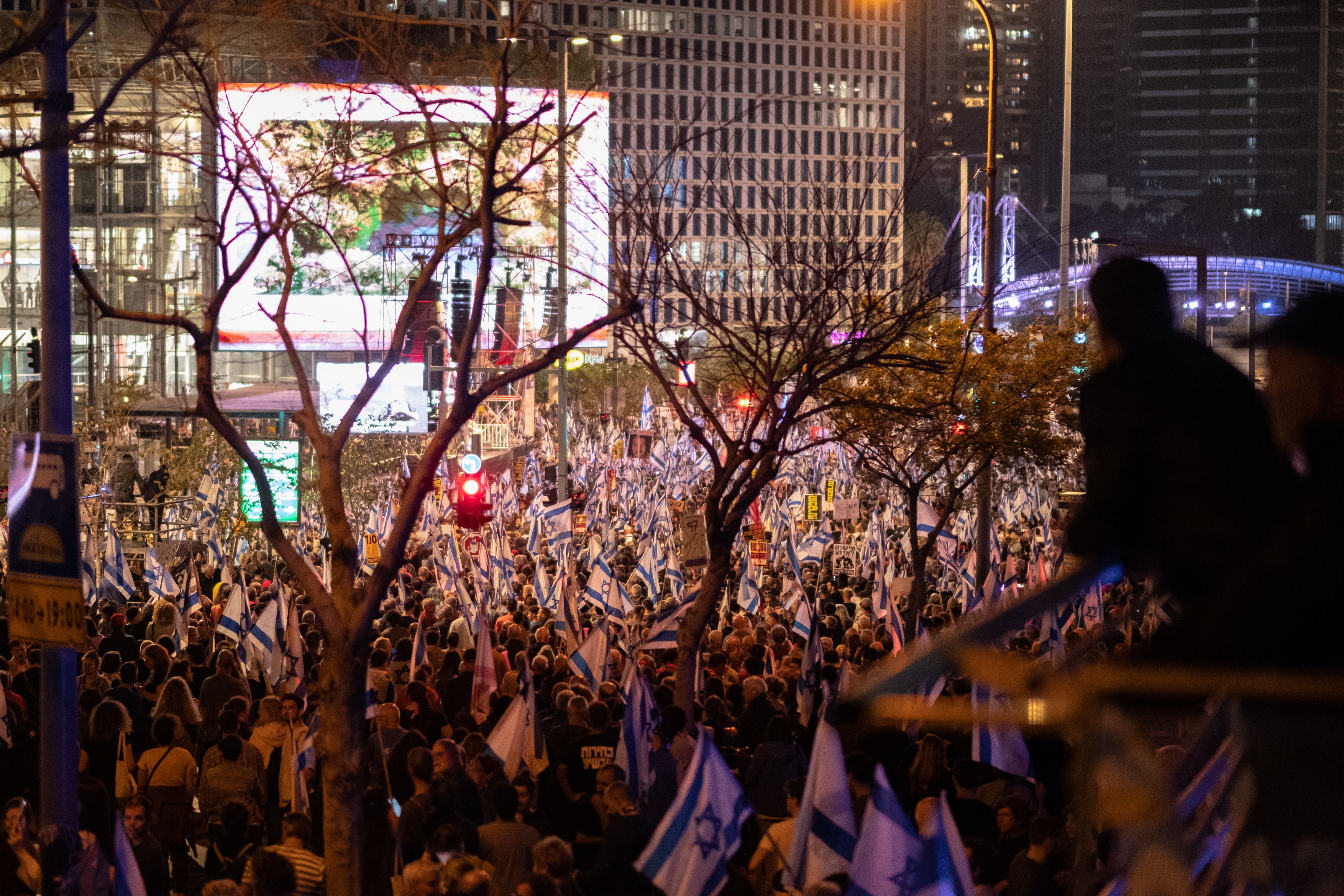 Zeci de mii de israelieni au cerut un acord privind eliberarea ostaticilor, într-un protest față de Netanyahu, la șase luni de război