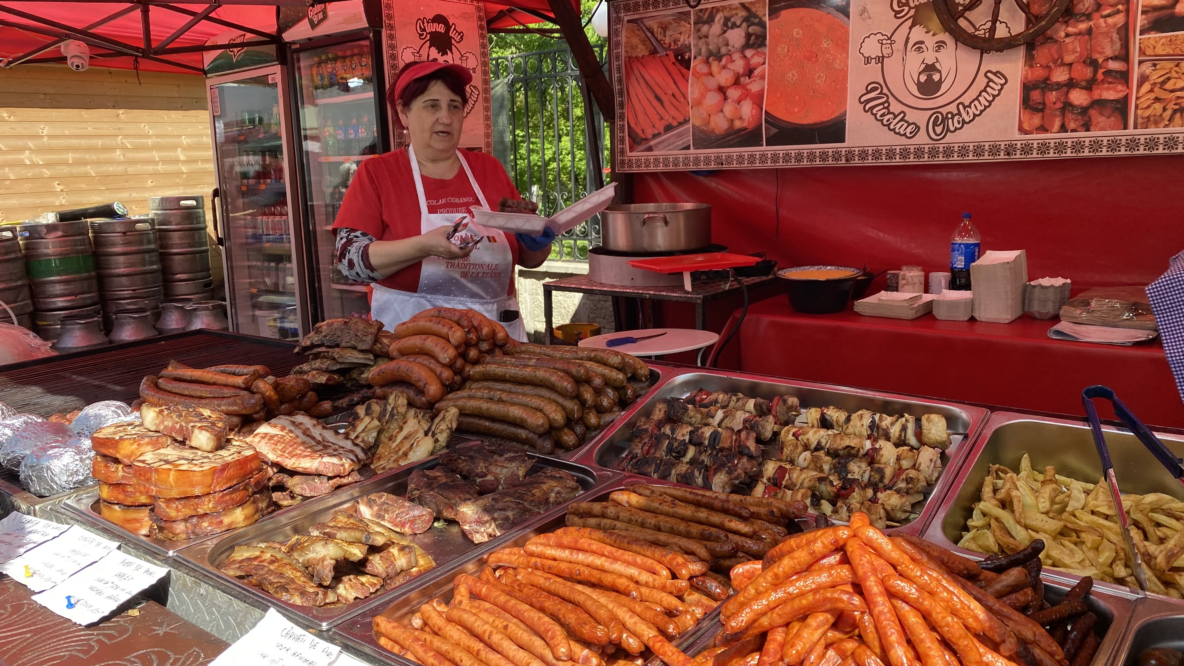 Evenimente gastronomice de 1 Mai în București: mici de un metru în parcul IOR și festin culinar lângă Arena Națională