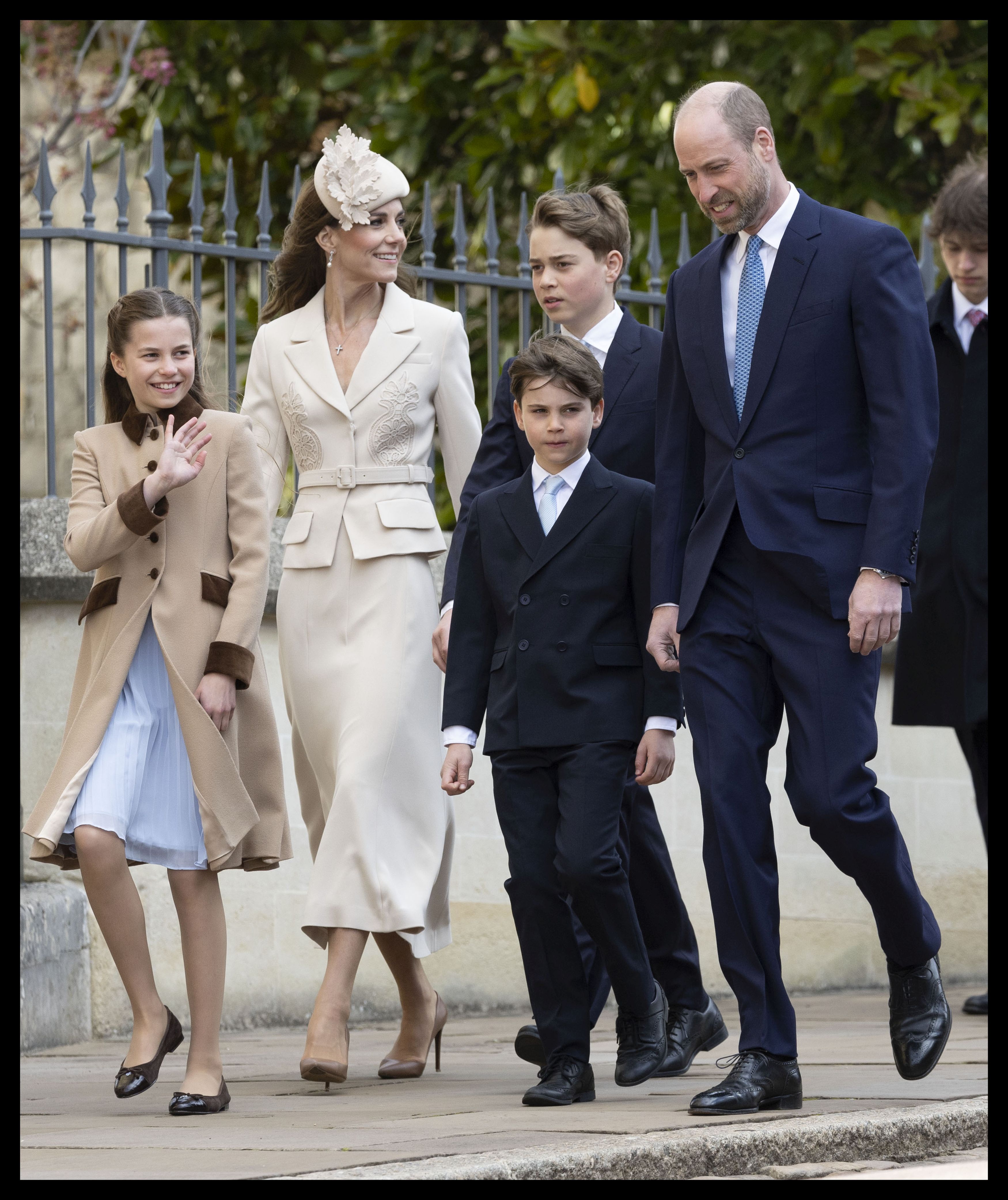 Prințul Louis a împlinit 8 ani. Portret adorabil din vacanța de familie, publicat de Kate Middleton și prințul William