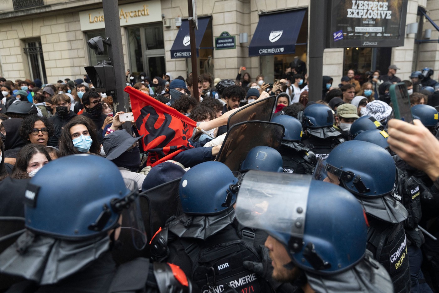 Studenții francezi continuă protestele în Franța