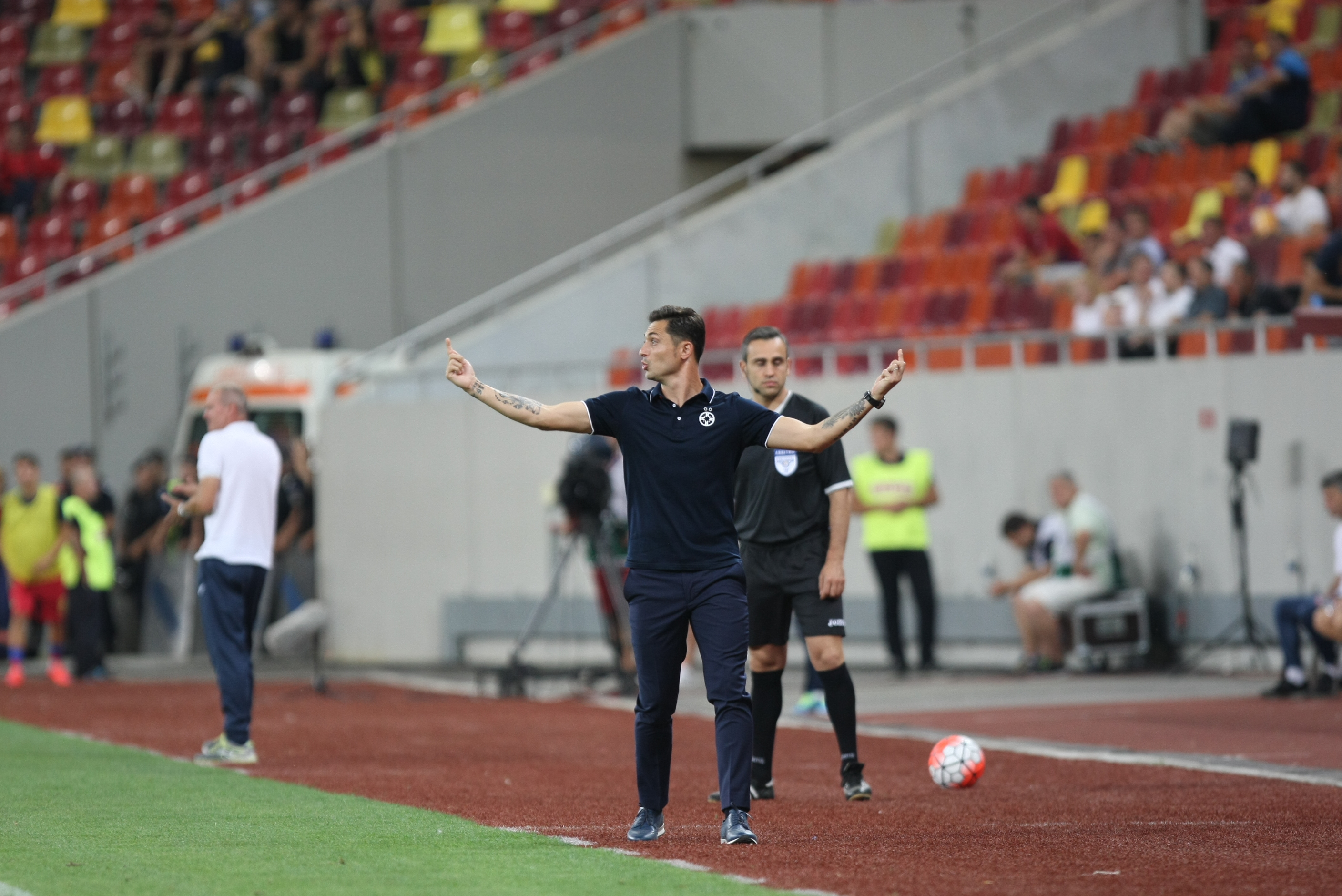 LIGA I: Steaua - CFR Cluj 1-1. Transversală Vitor Bruno! A egalat Tudorie! Roș-albaștrii au avut și ei o bară, în start, apoi a marcat Tiago. Echipa lui Rădoi se chinuie, Partizan Belgrad se distrează în Serbia! Patronul a făcut baie de mulțime/ GALERIE FOTO