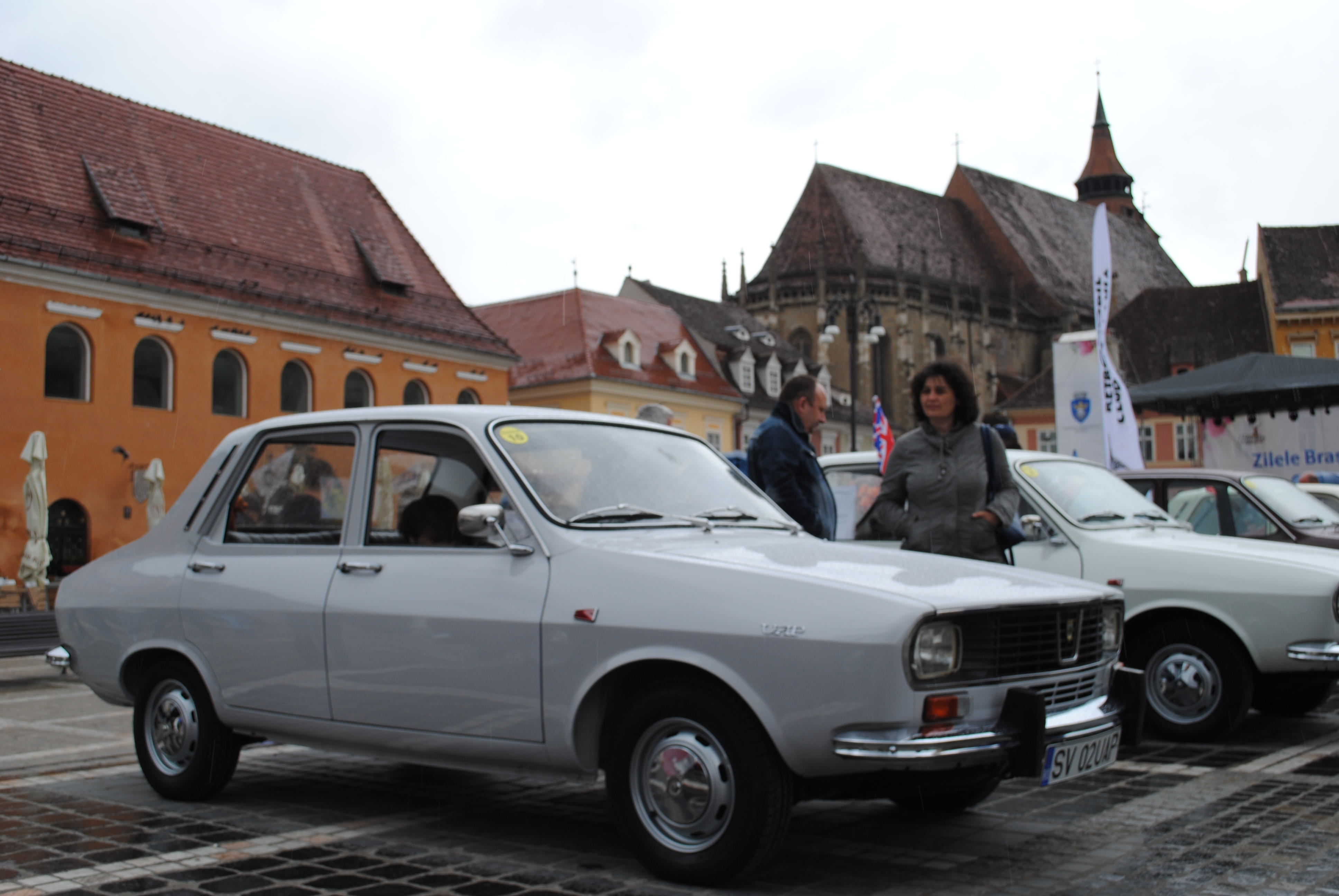 Unul din cei mai mari colecționari de Dacia trăiește în Austria, dar a venit la Brașov la întrunirea Dacia Clasic | GALERIE FOTO