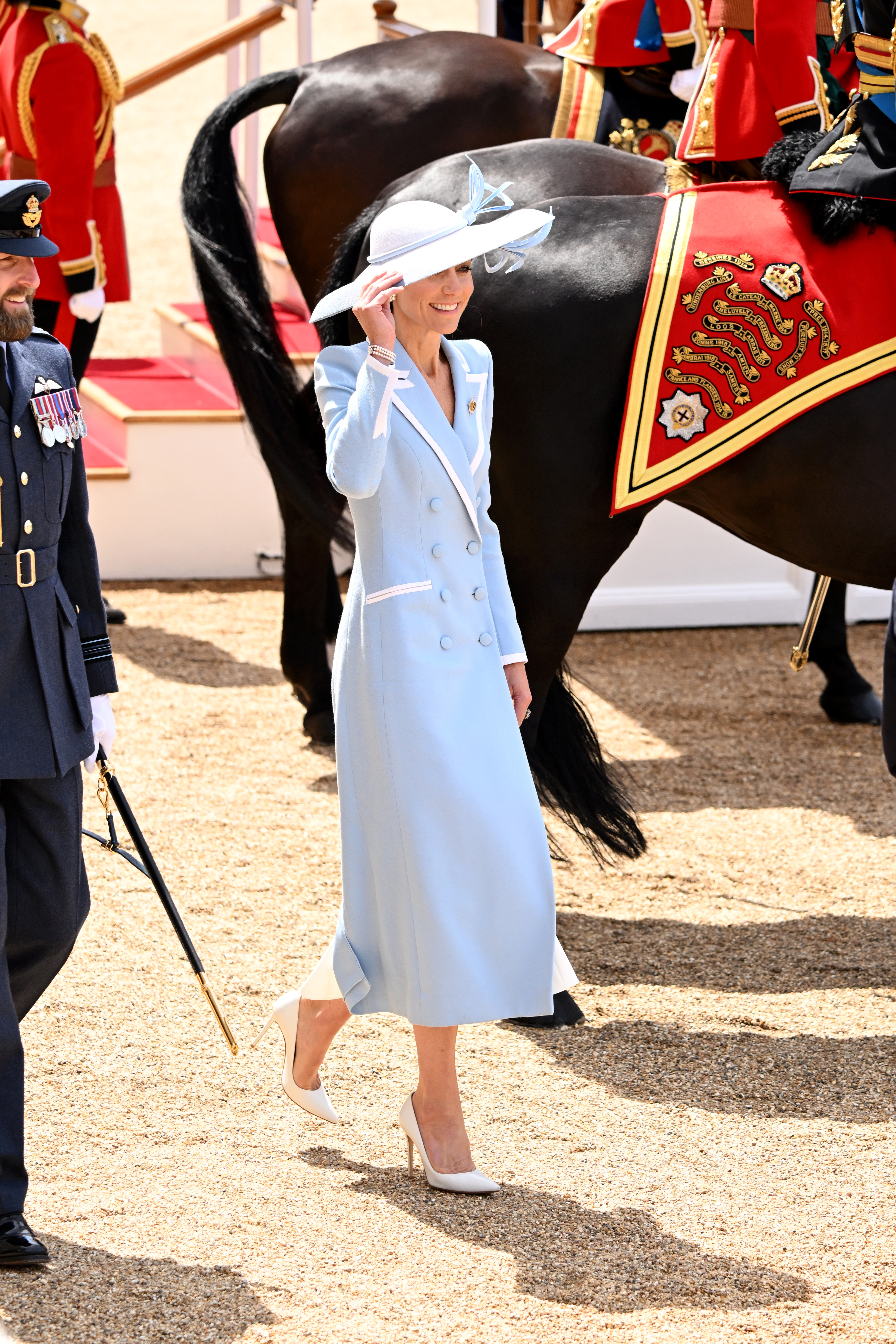 Kate Middleton, apariție rară într-o ținută de vară. Prințesa de Wales l-a susținut pe Prințul William la meciul anual de polo caritabil