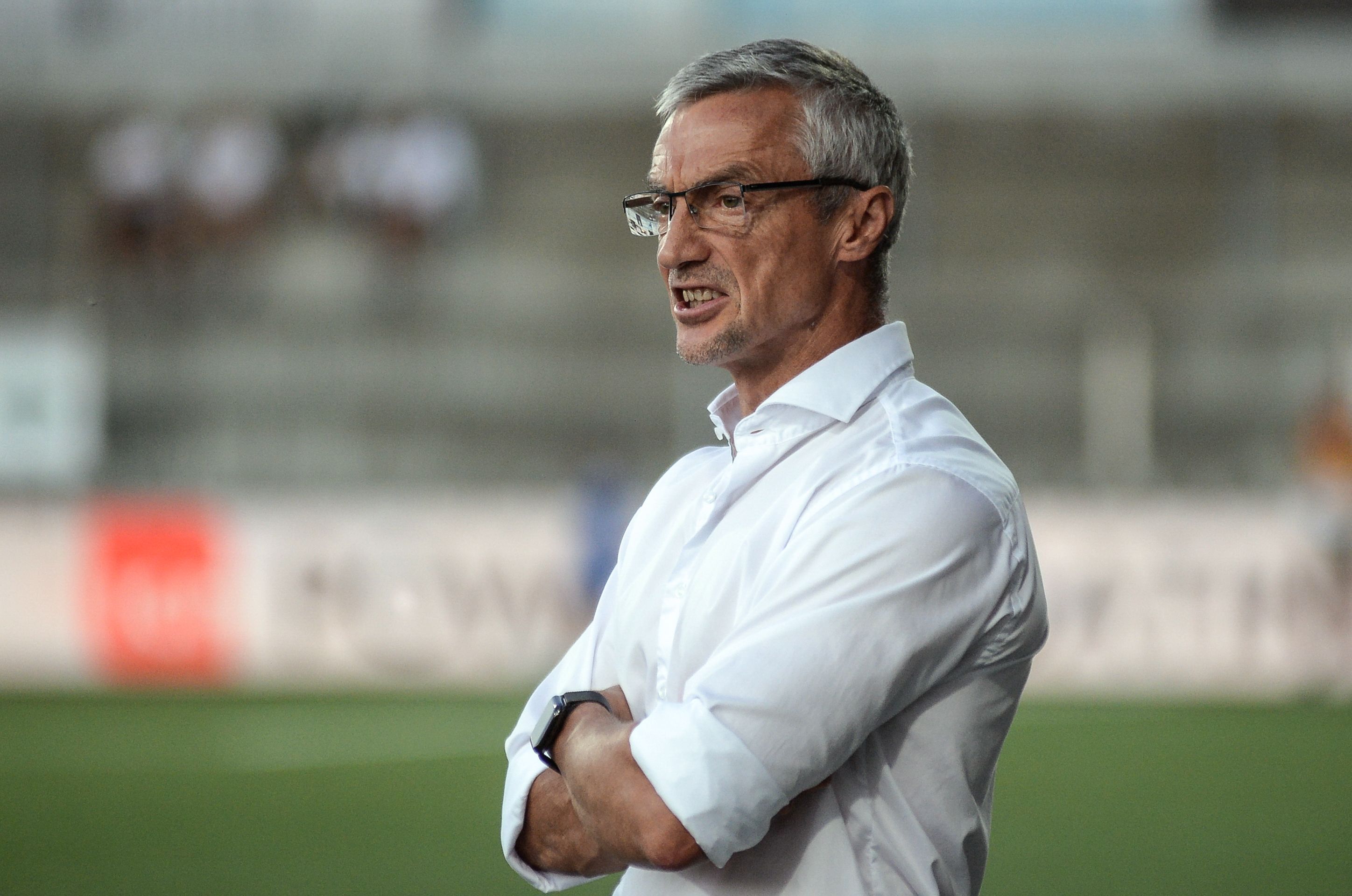 Zoltan Kadar s-a născut lângă fabrica de spirt și bere și lângă terenul de fotbal din Ozun: „Săream gardul de la bunica și intram pe terenul lui Juventus”. Știe versurile imnului Ținutului Secuiesc, „dar n-am talent la cântat”