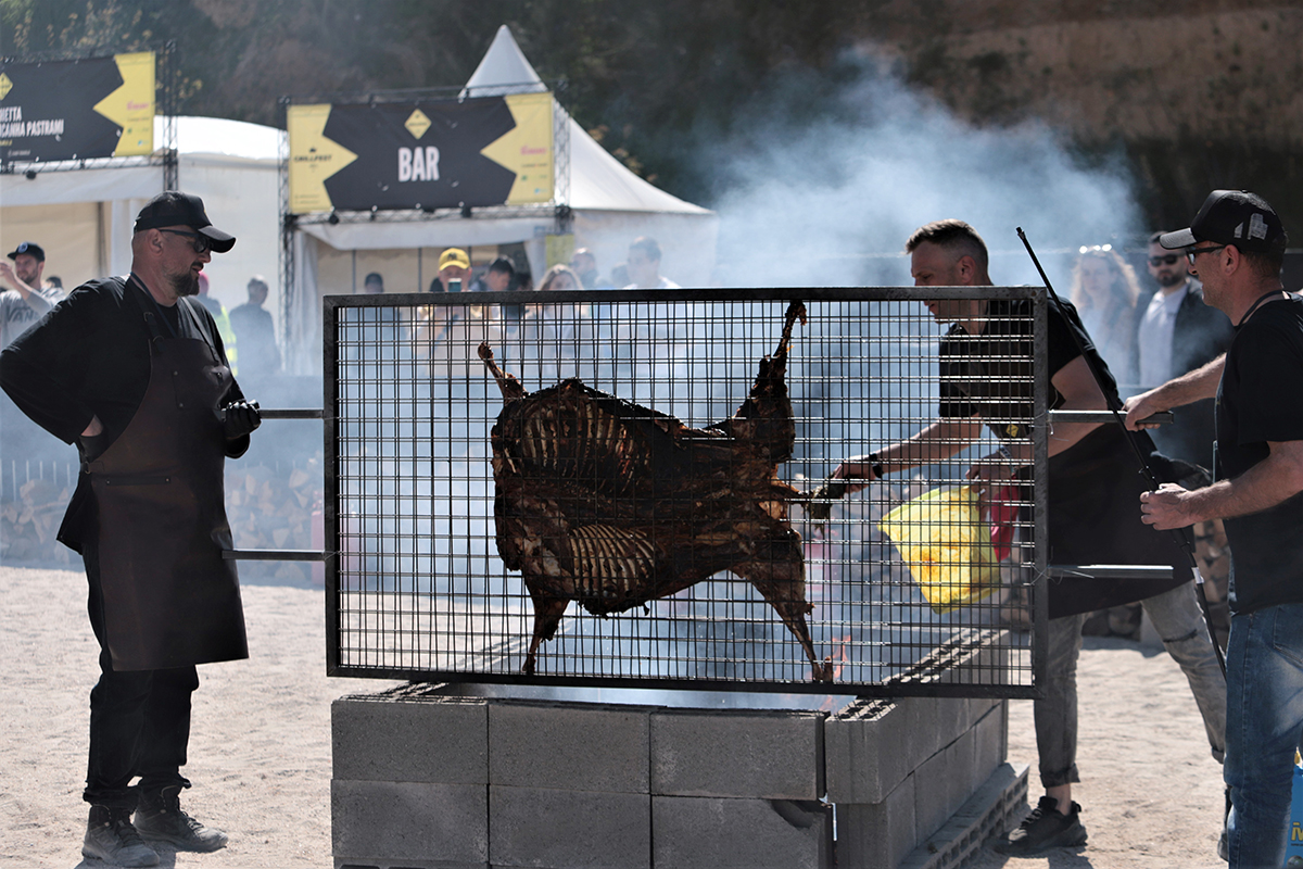 REPORTAJ. Cum a arătat litoralul românesc în minivacanța de 1 Mai: între muzeul spiritului vamaiot și expoziția de grătare organizată de Primăria Constanța