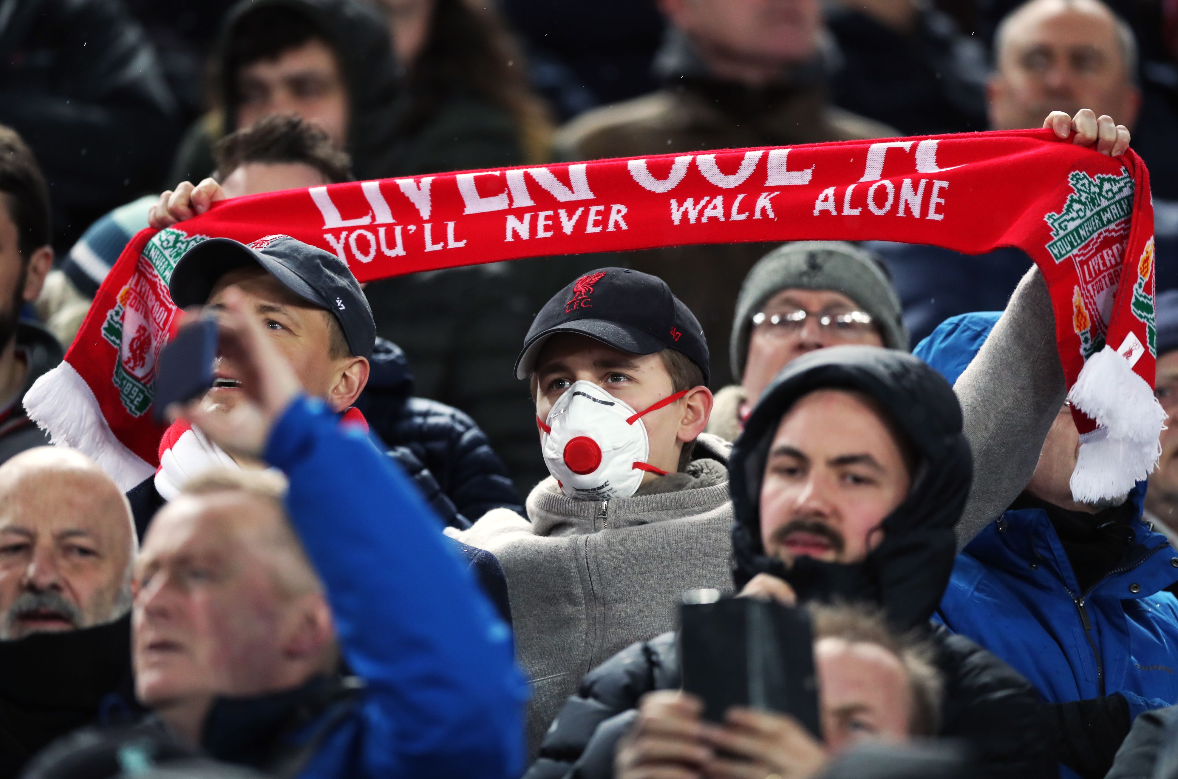 Englezii, contrariați că 3.000 de fani ai lui Atletico Madrid au fost pe Anfield la meciul cu Liverpool, în condițiile în care capitala Spaniei este pe punctul de a fi închisă