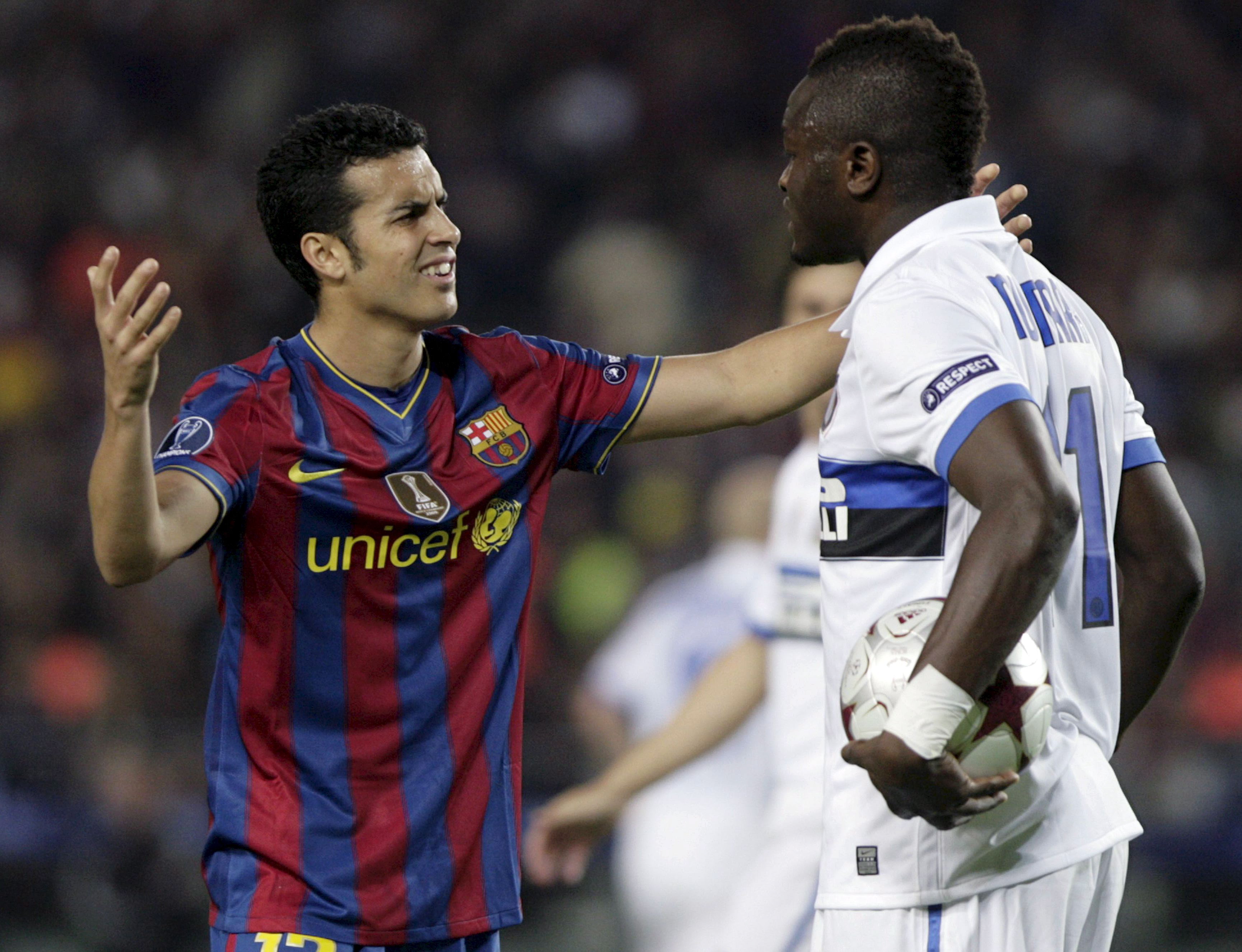 Femeie rămasă infirmă din cauza unei petarde aruncată pe ”Camp Nou”. Chivu, martor / FOTO