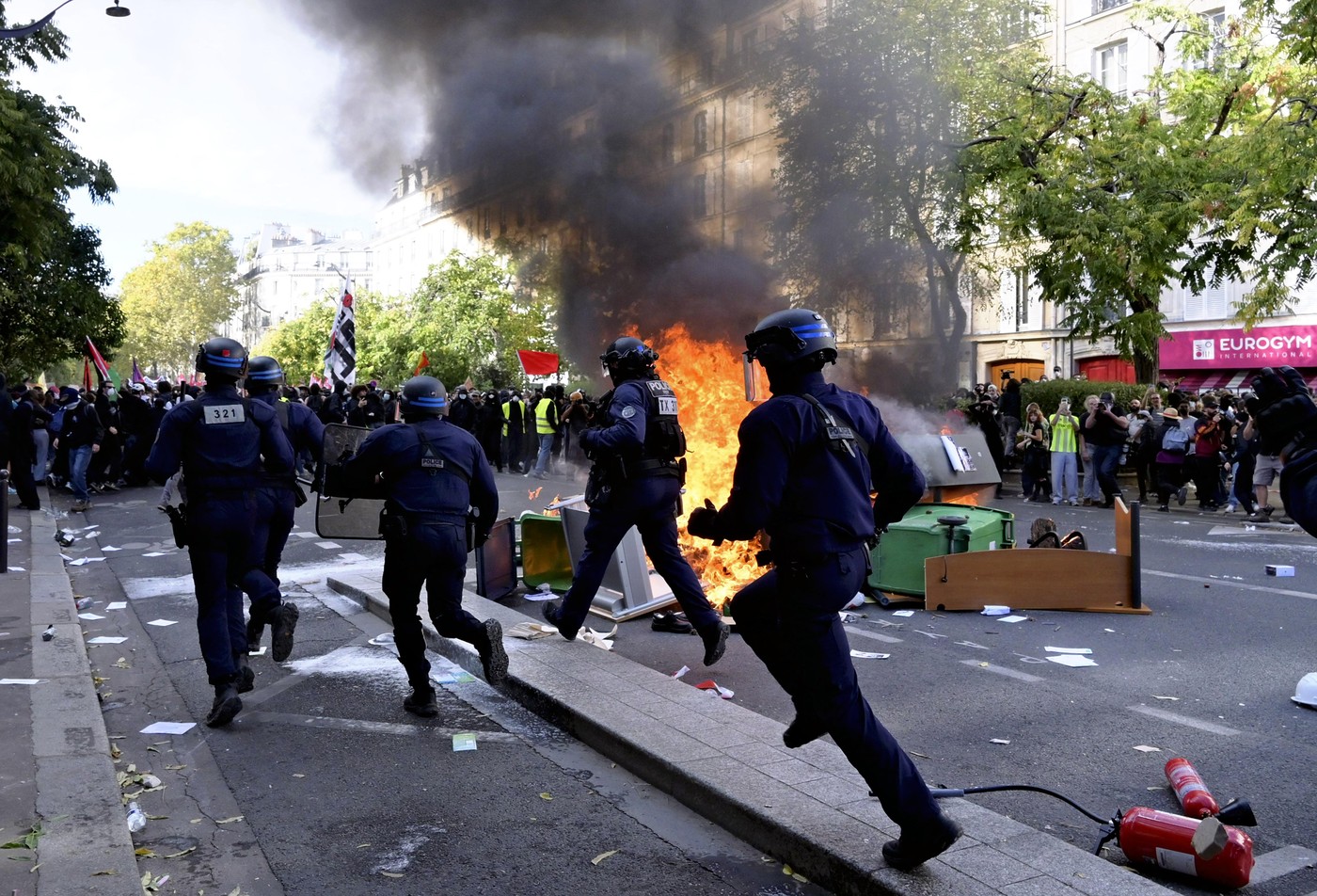 Studenții francezi continuă protestele în Franța