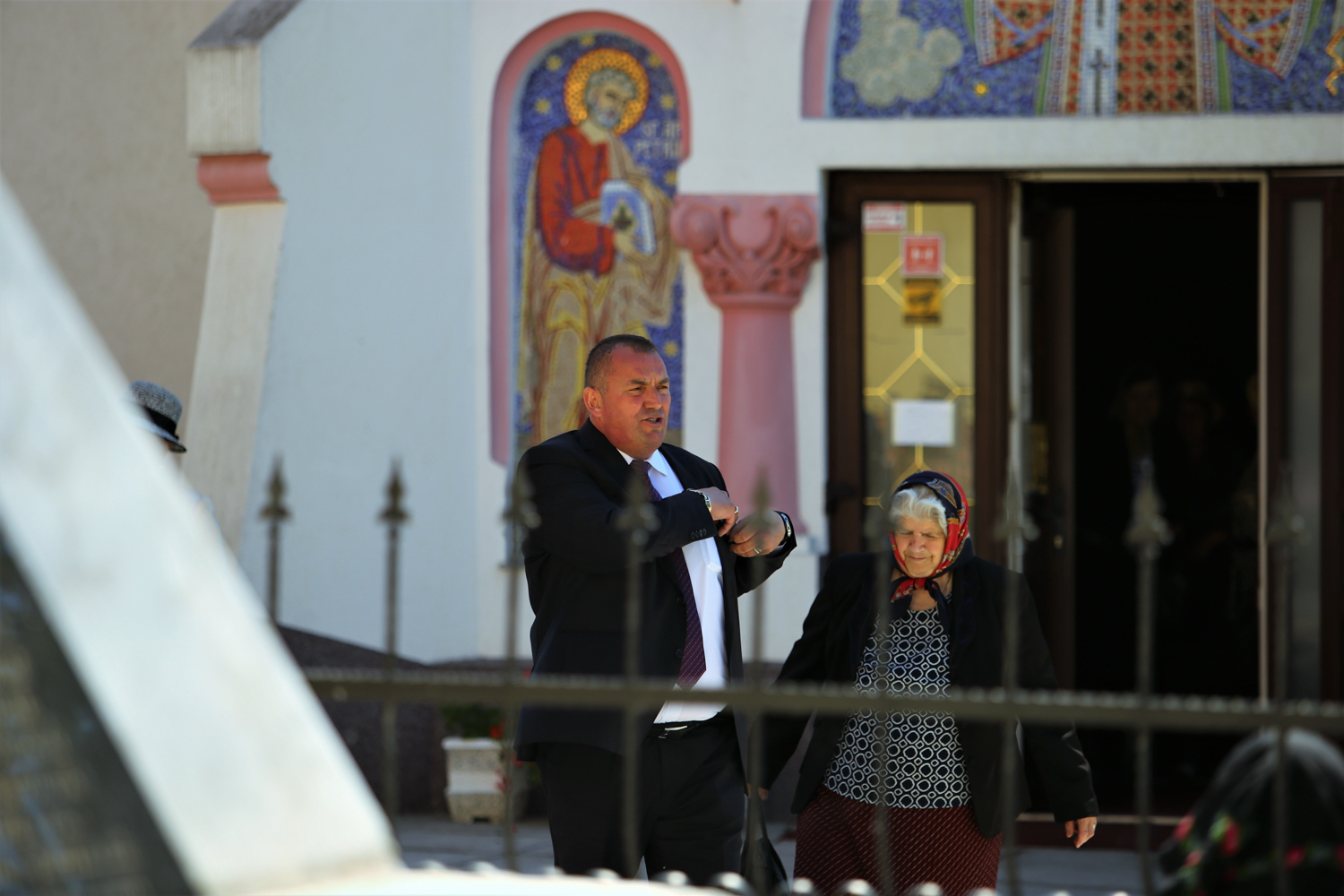 Reportaj | Premieră pentru democraţia din România. În comuna Dumbrăvița a fost referendum pentru demiterea primarului.  Nu a fost însă validat, din lipsă de cvorum
