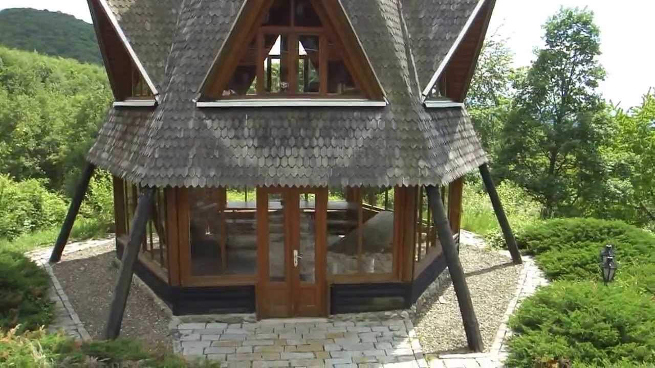 Cabana de vânătoare de la Dealul Negru a lui Ceaușescu a fost făcută scrum!