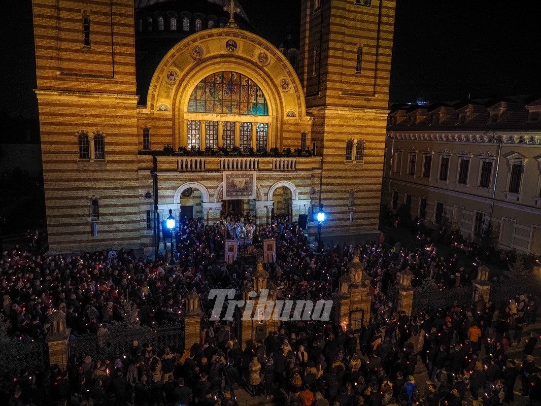 PAȘTE 2016: HRISTOS A ÎNVIAT! Așa petrec românii de Paște, pe 1 MAI! FOTO&VIDEO