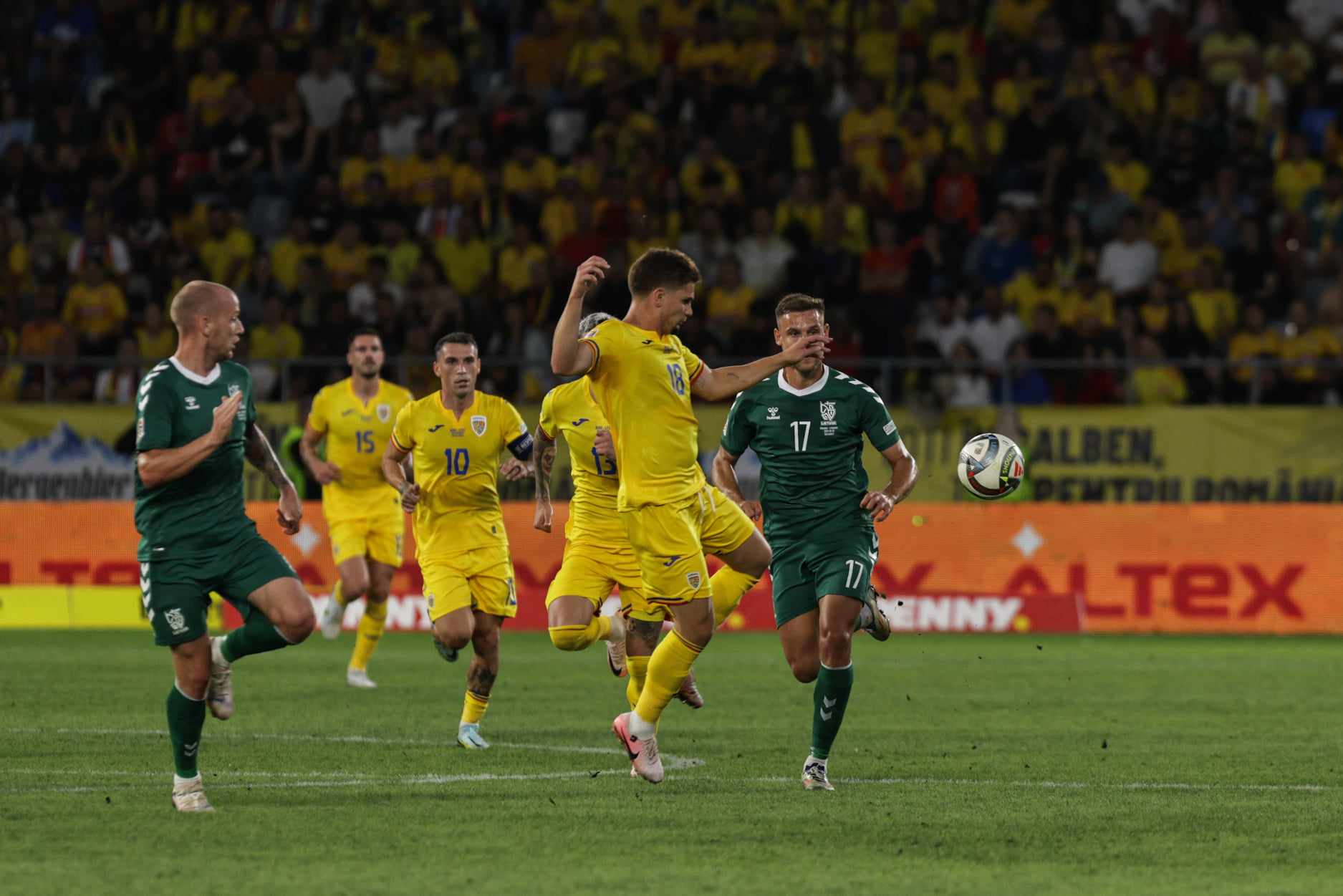 România - Lituania 3-1, în Liga Națiunilor. Schimbările lui Mircea Lucescu au adus victoria. VAR ne-a salvat de două ori