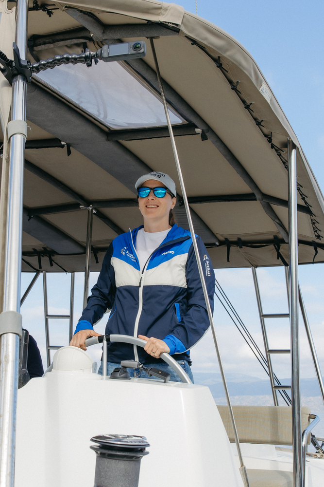 Corina Cobianu Drugan merge „la birou” pe iaht. Cum a ajuns skipper, instructor și campioană națională: „Realizezi cât de puțin îți trebuie ca să fii fericit”