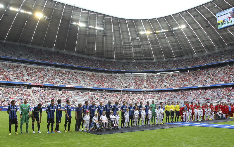 Cristi Chivu a revenit cu succes pe gazon, în demonstrativul Inter Forever - Bayern All Stars / GALERIE FOTO&VIDEO