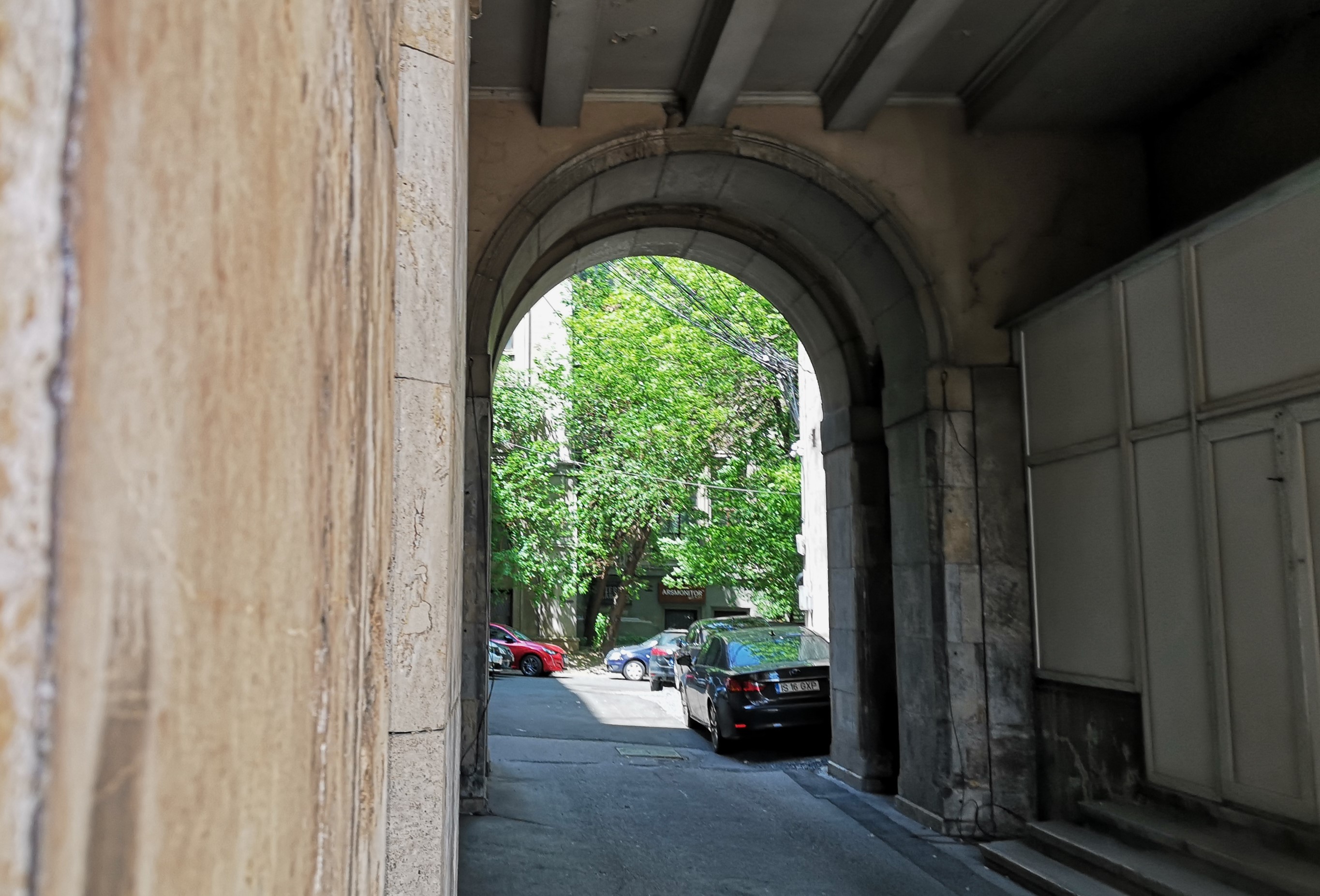 Secretele Casei Scânteii. Ce raportau spionii CIA în anii ’50-‘60 despre tunelurile săpate la 20 de metri sub pământ: „Buncăre amenajate special, cu dușuri, toalete, dormitoare”