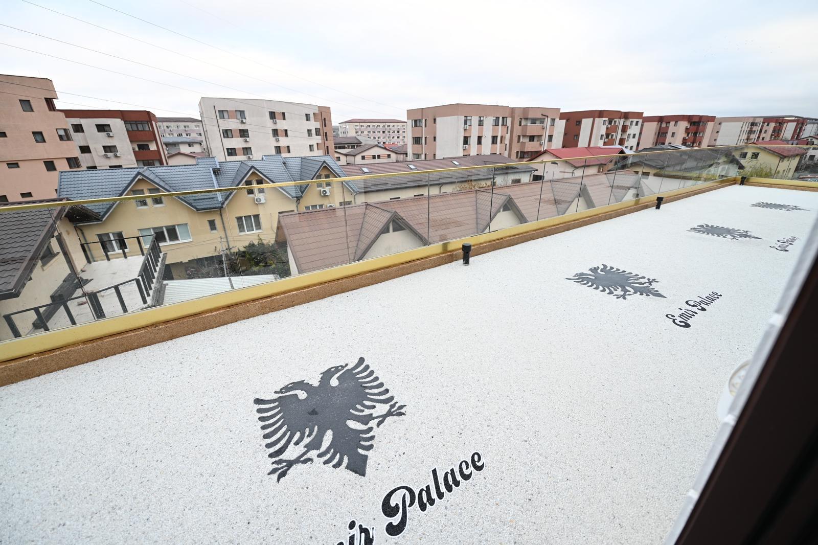 Imagini cu vila lui Florin Salam transformată în hotel. Doar liftul a costat câteva zeci de mii de euro