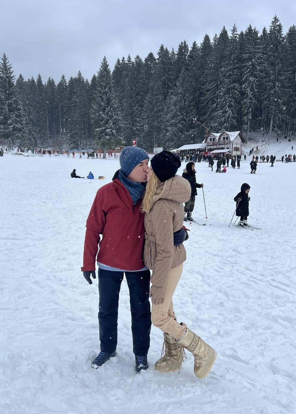 Imagini rare cu cei trei copii ai Valentinei Pelinel și ai lui Cristi Borcea. Omul de afaceri a slăbit 12 kilograme