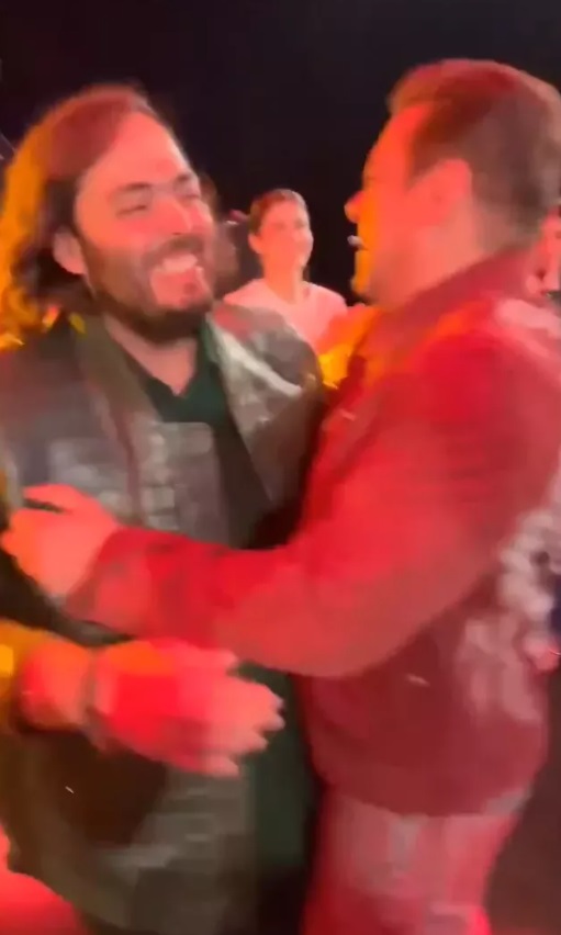 Salman Khan, fără Iulia Vântur la nunta fiului celui mai bogat om din India. Cine l-a însoțit pe actor și ce făcea în acest timp românca
