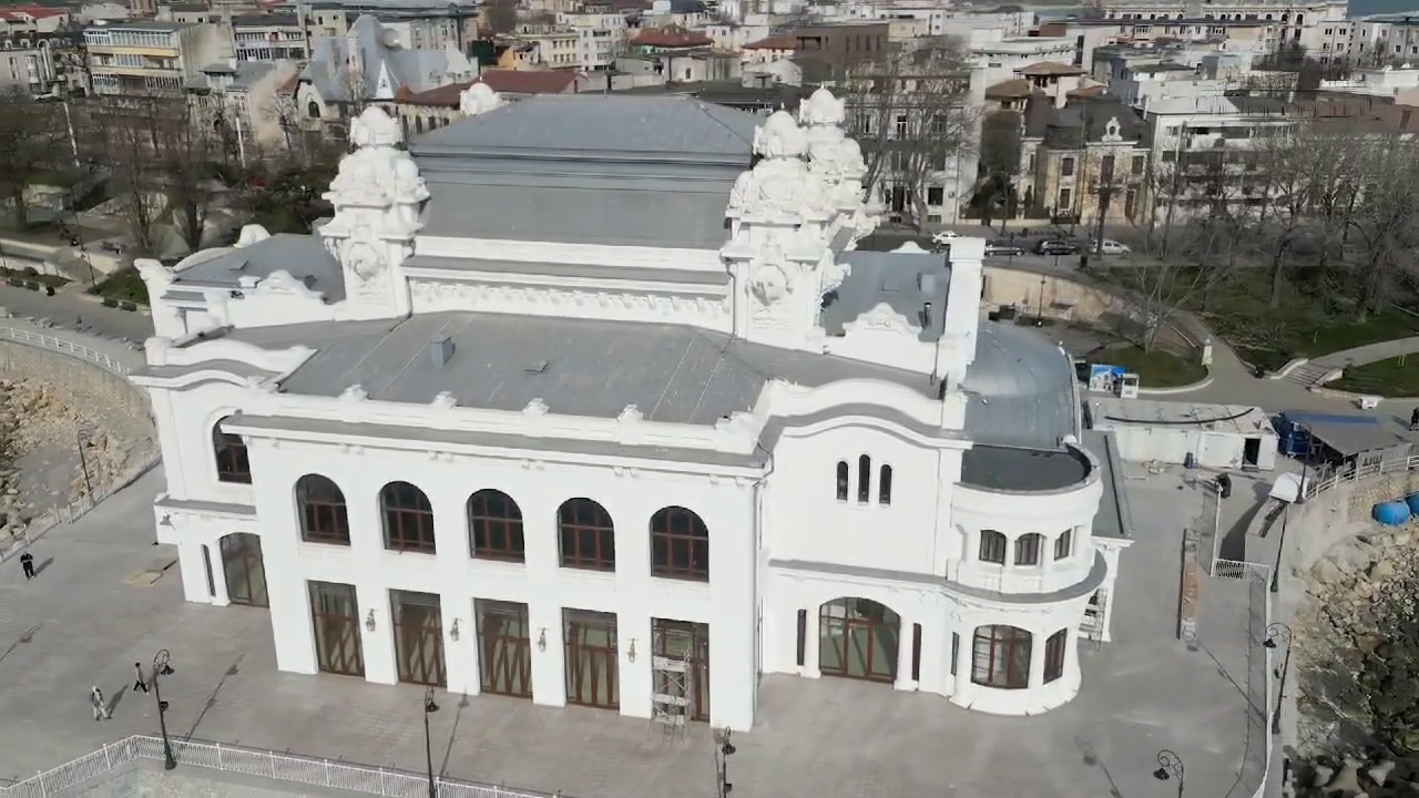 Înainte și după. S-au terminat lucrările la Cazinoul din Constanța. Povestea clădirii emblematice de pe Litoral