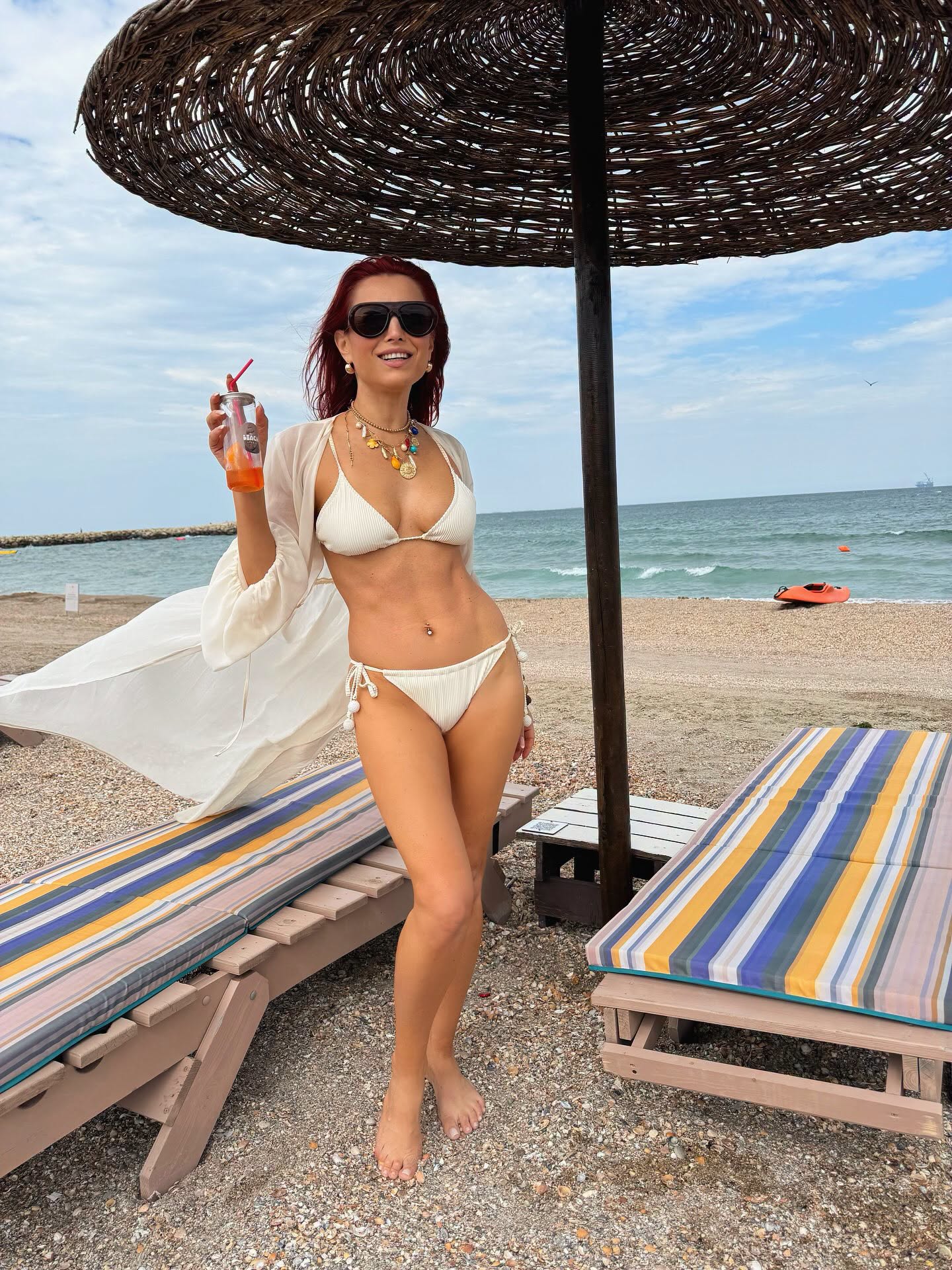 Vedetele din România care au trecut proba costumului de baie în această vară. Cele mai apreciate apariții