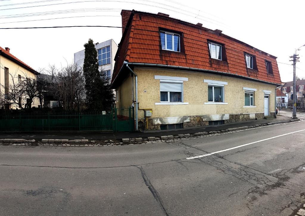 Untold 2022. Așa arată apartamentul de aproape 5.000 de lei/noapte ce poate fi închiriat pe durata festivalului de la Cluj - FOTO