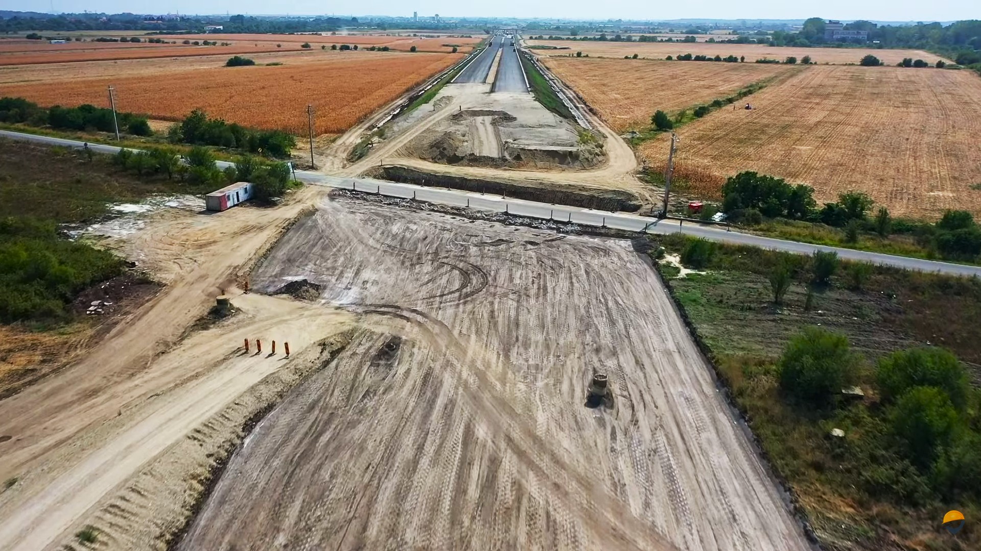 „Cea mai scurtă inaugurare de autostradă din lume”. Asociația Pro Infrastructură critică întârzierile și „cheful de muncă” al firmei care lucrează la Lotul 3 din Autostrada A0 | VIDEO