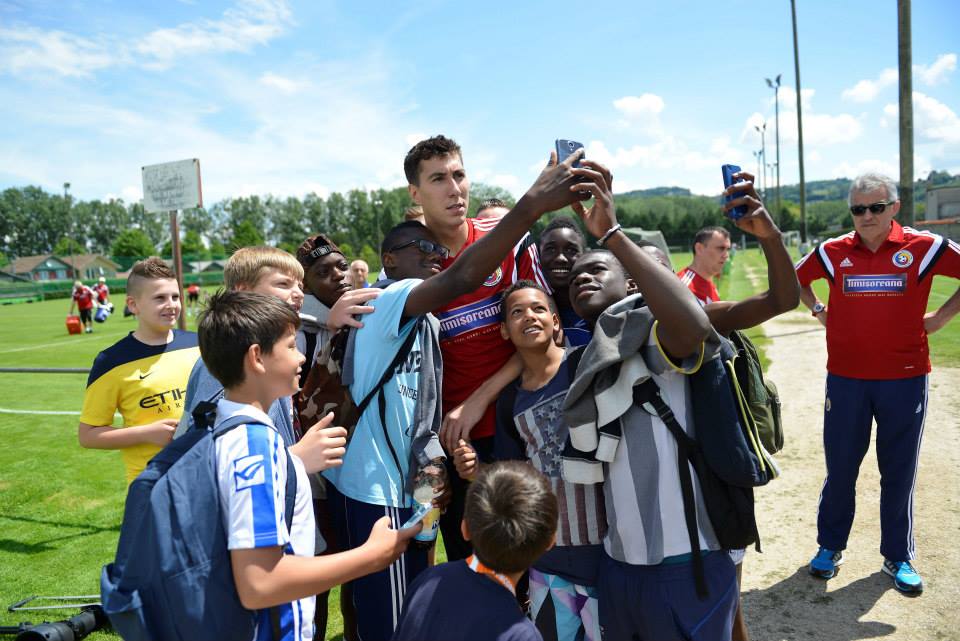 Burleanu, aşa cum nu l-ai mai văzut niciodată. Ce face în cantonament