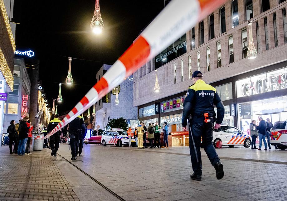 Mai multe persoane au fost înjunghiate la Haga, la câteva ore după un atac similar în Londra