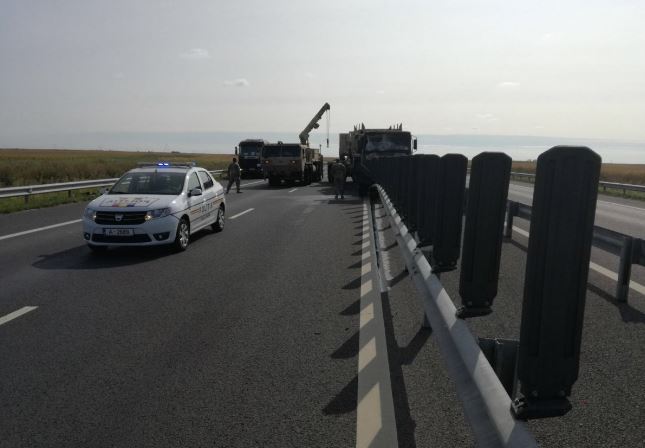 Militar american, rănit într-un accident pe Austostrada Arad-Timișoara. Camionul NATO a lovit parapeții
