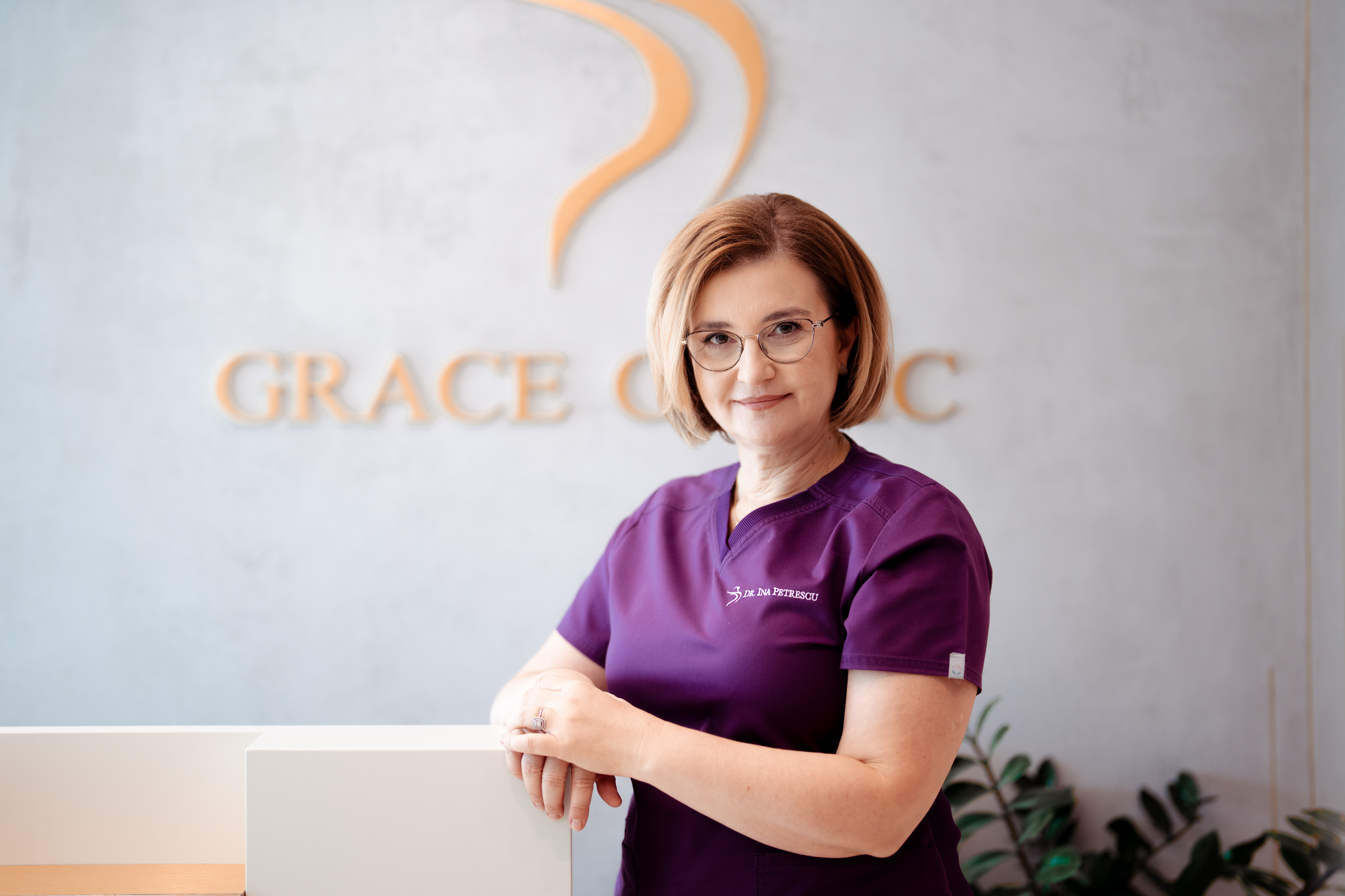 Schimbare surprinzătoare în topul operațiilor estetice. Implanturile mamare pierd teren. Dr. Ina Petrescu: „A fost cumva un val al exagerărilor”