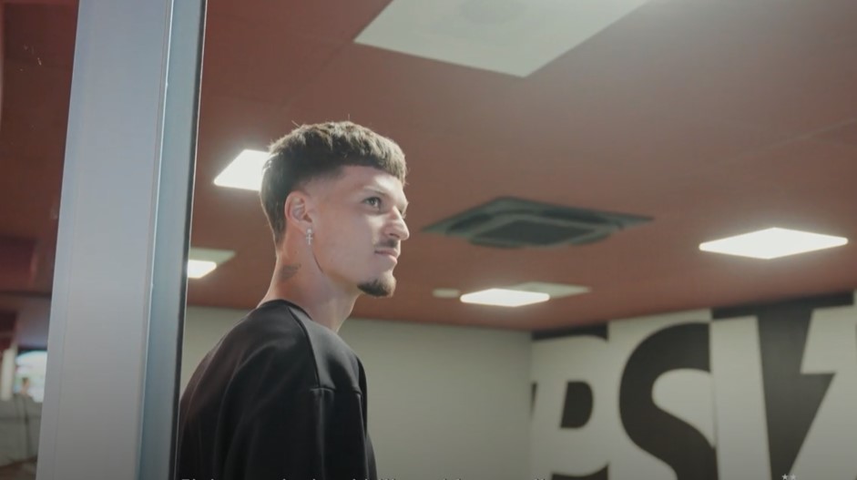 Dennis Man a fost prezentat oficial de PSV. E al treilea român care va juca pentru campioana Olandei