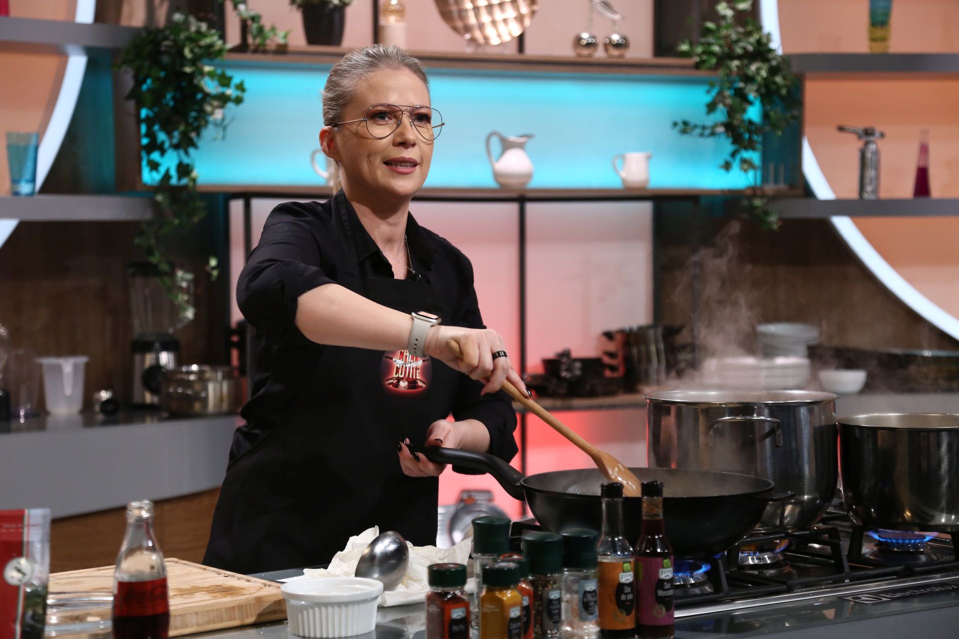 „Chefi la cuțite”, 15 aprilie. Va avea loc ultima ediție din acest sezon dedicată degustărilor. Apariție-surpriză în fața juraților