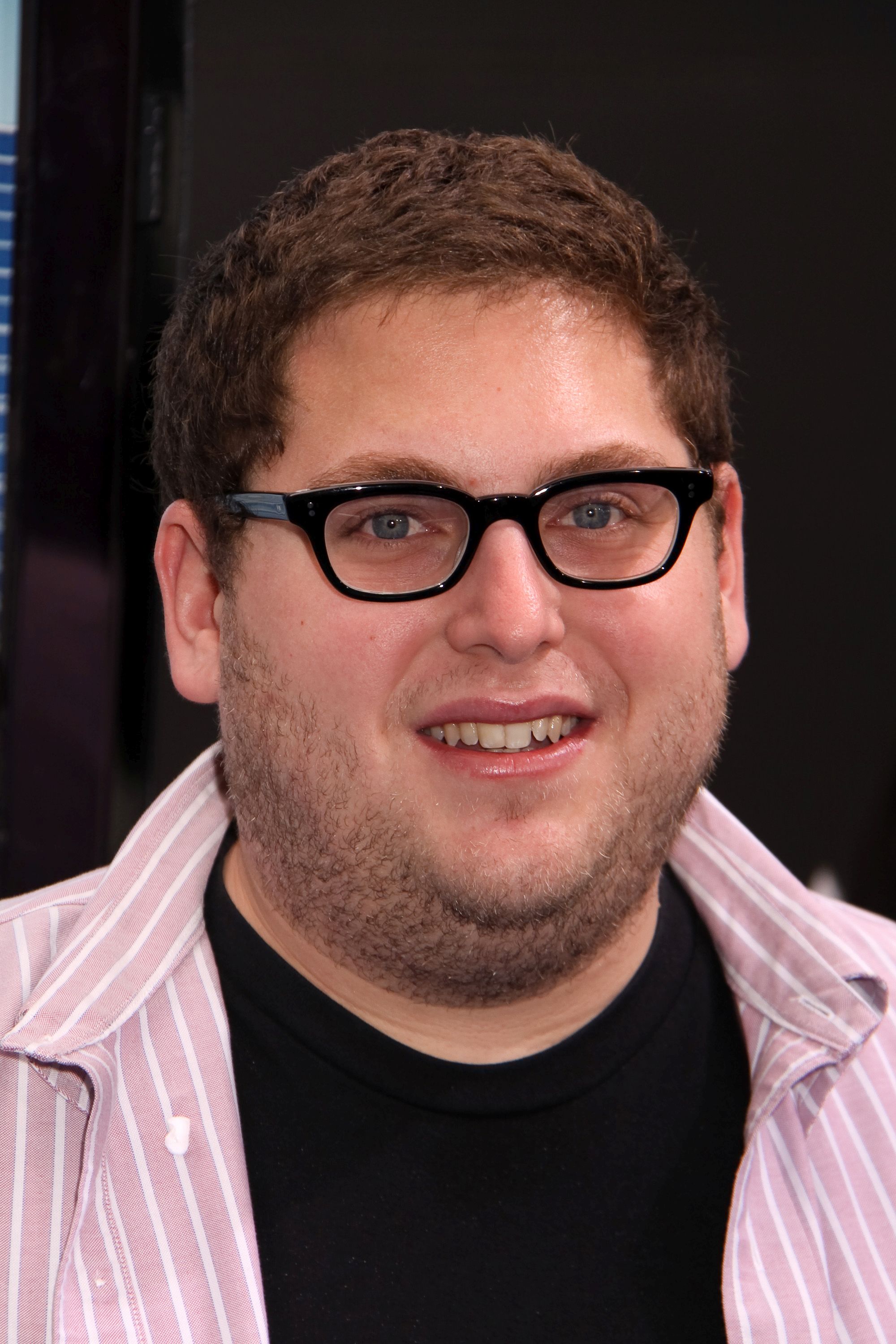 Jonah Hill a ajuns de nerecunoscut. A fost fotografiat în pantaloni scurți și nebărbierit de luni bune, după ce a slăbit colosal